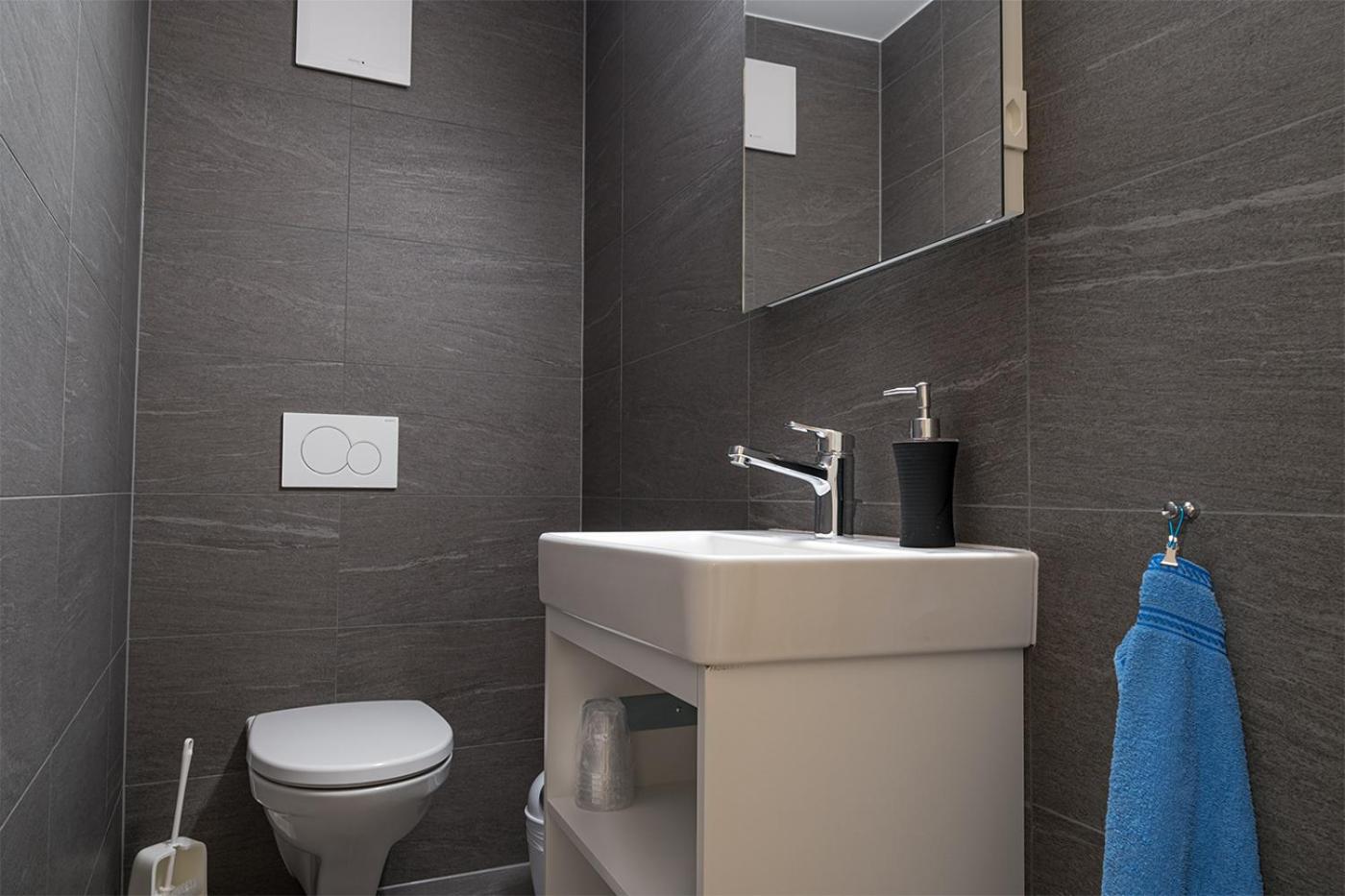 Double Room with Shared Bathroom photo 2