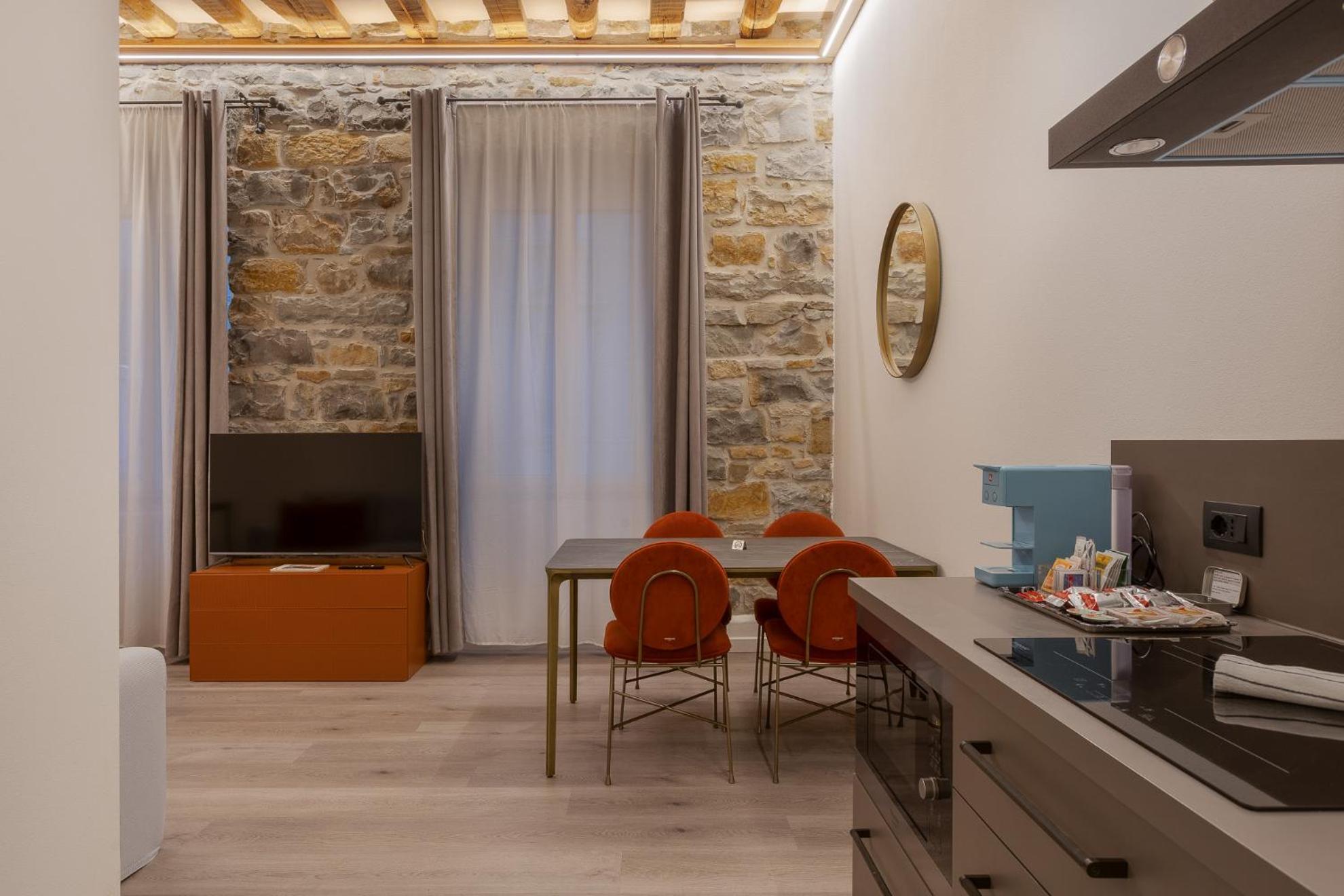 Deluxe Suite - Photo 17