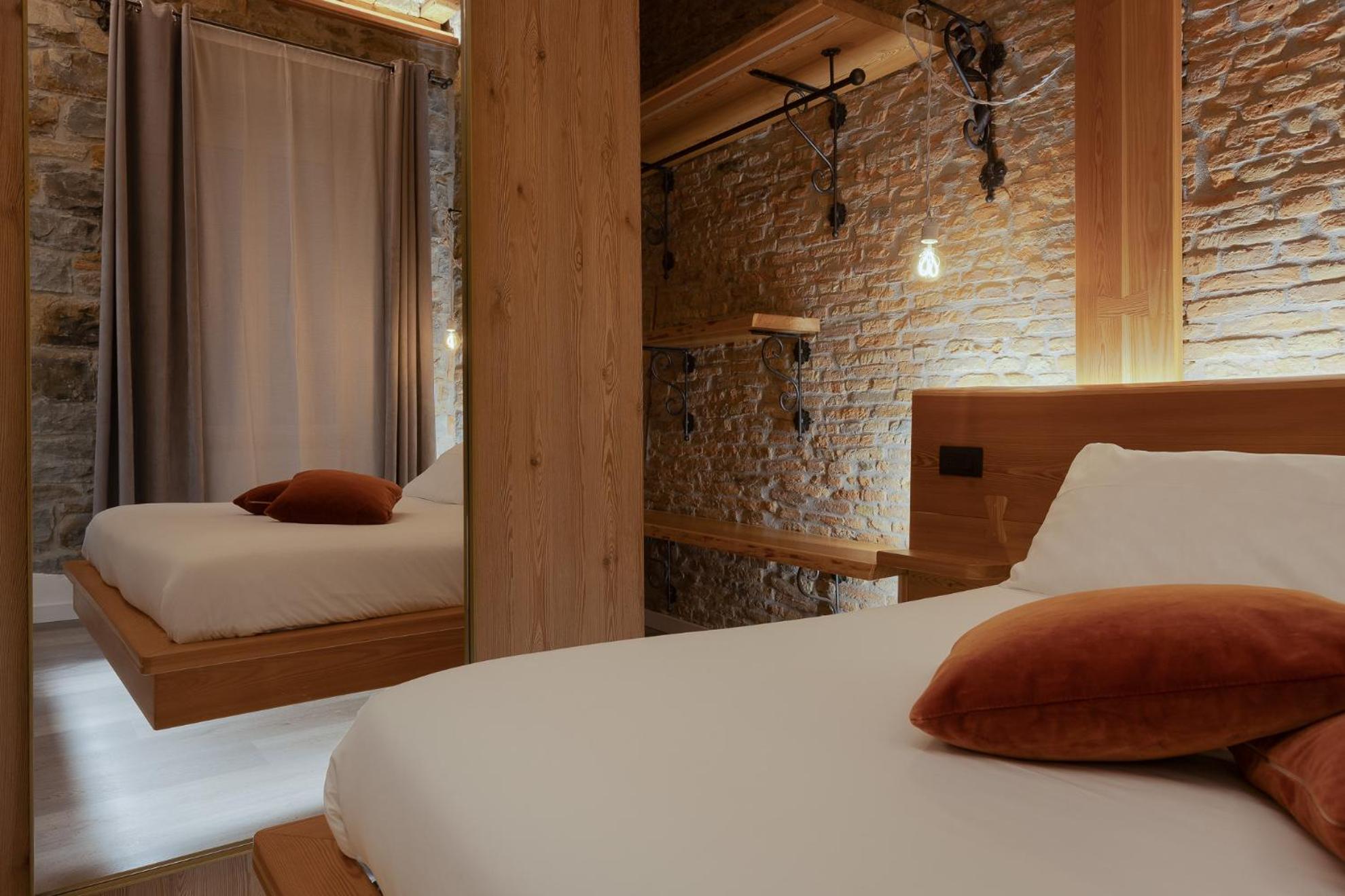 Deluxe Suite - Photo 3