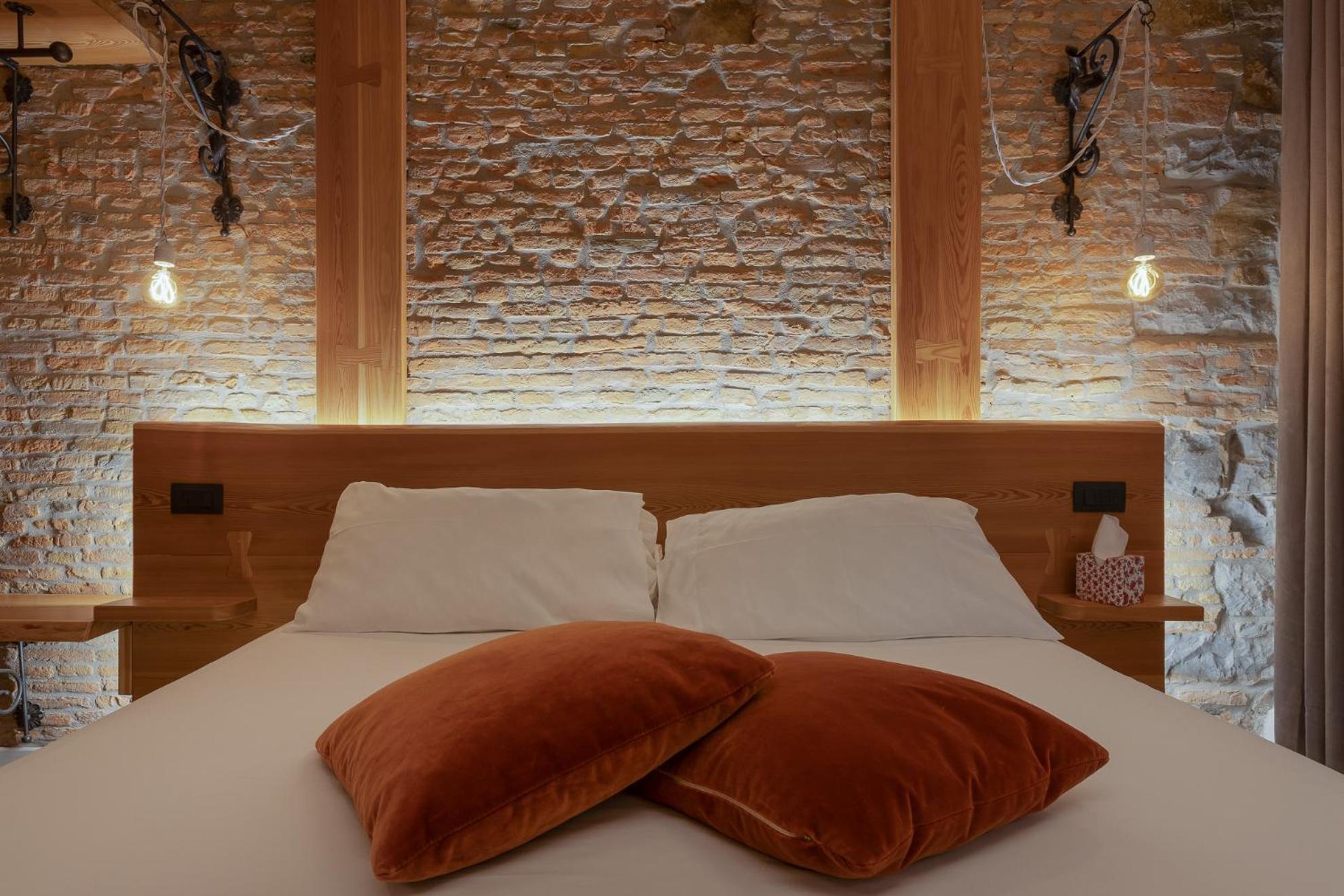 Deluxe Suite - Photo 1