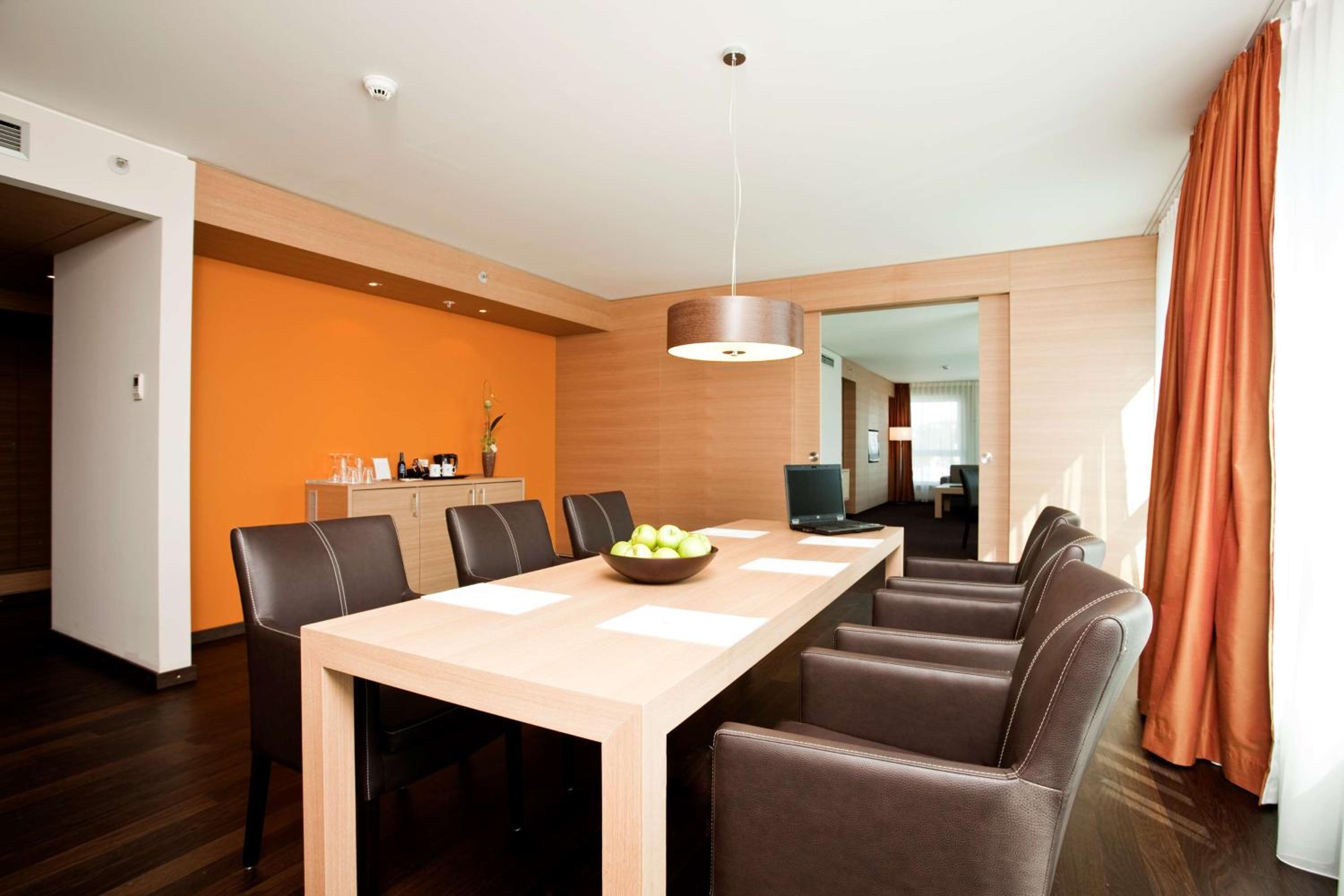 Suite - Photo 2