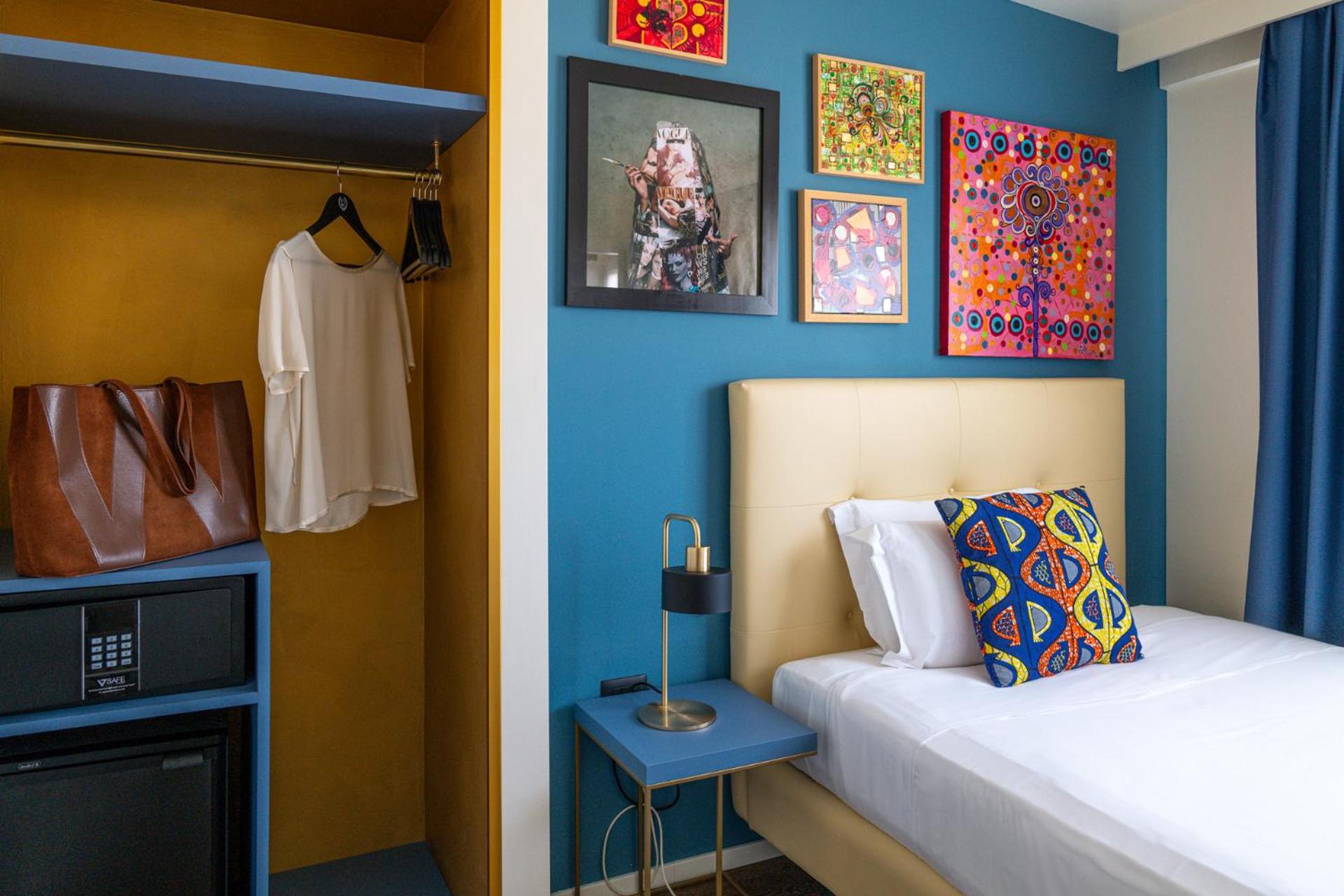 Small Single Room photo 2