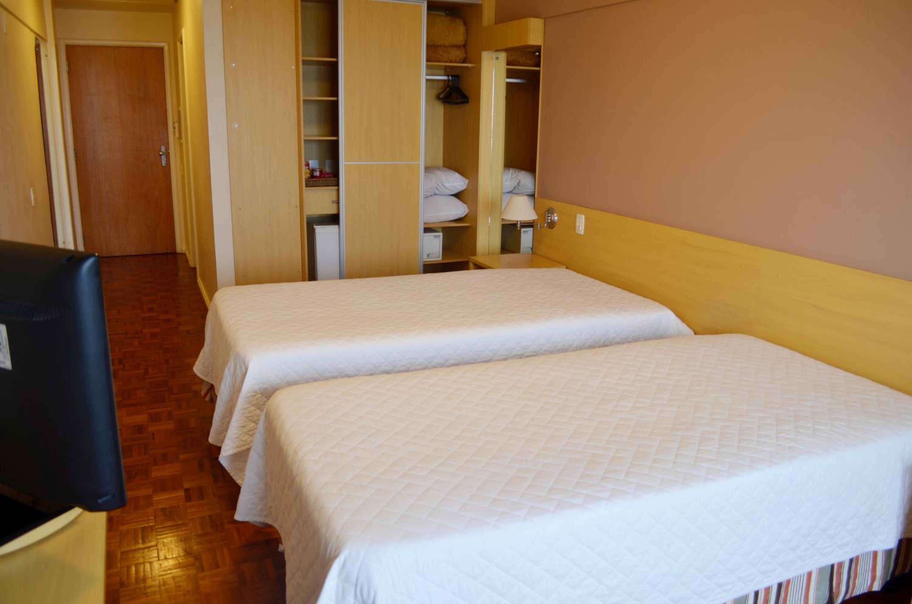 Deluxe Twin Room photo 2
