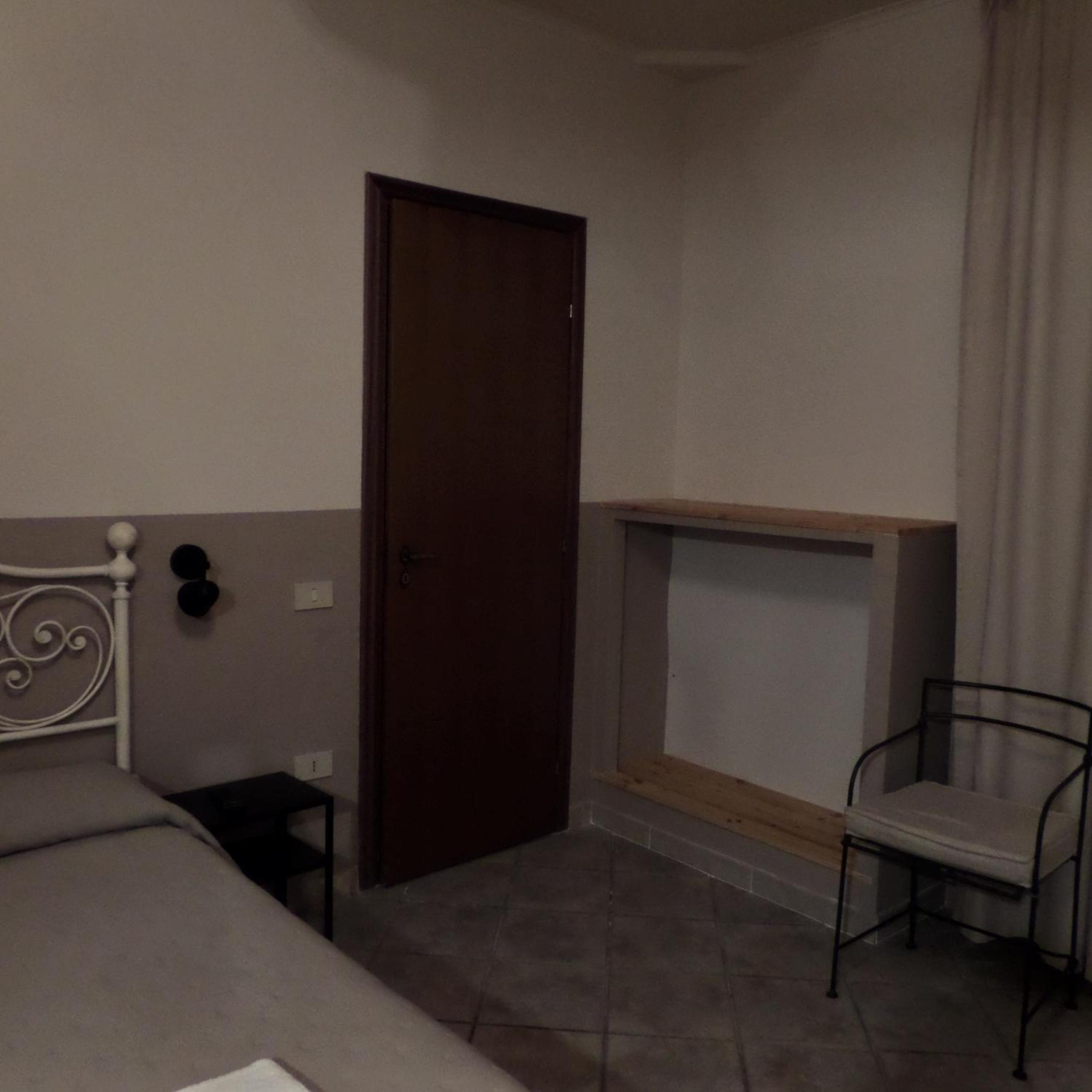 Family Room with Private Bathroom - Photo 3