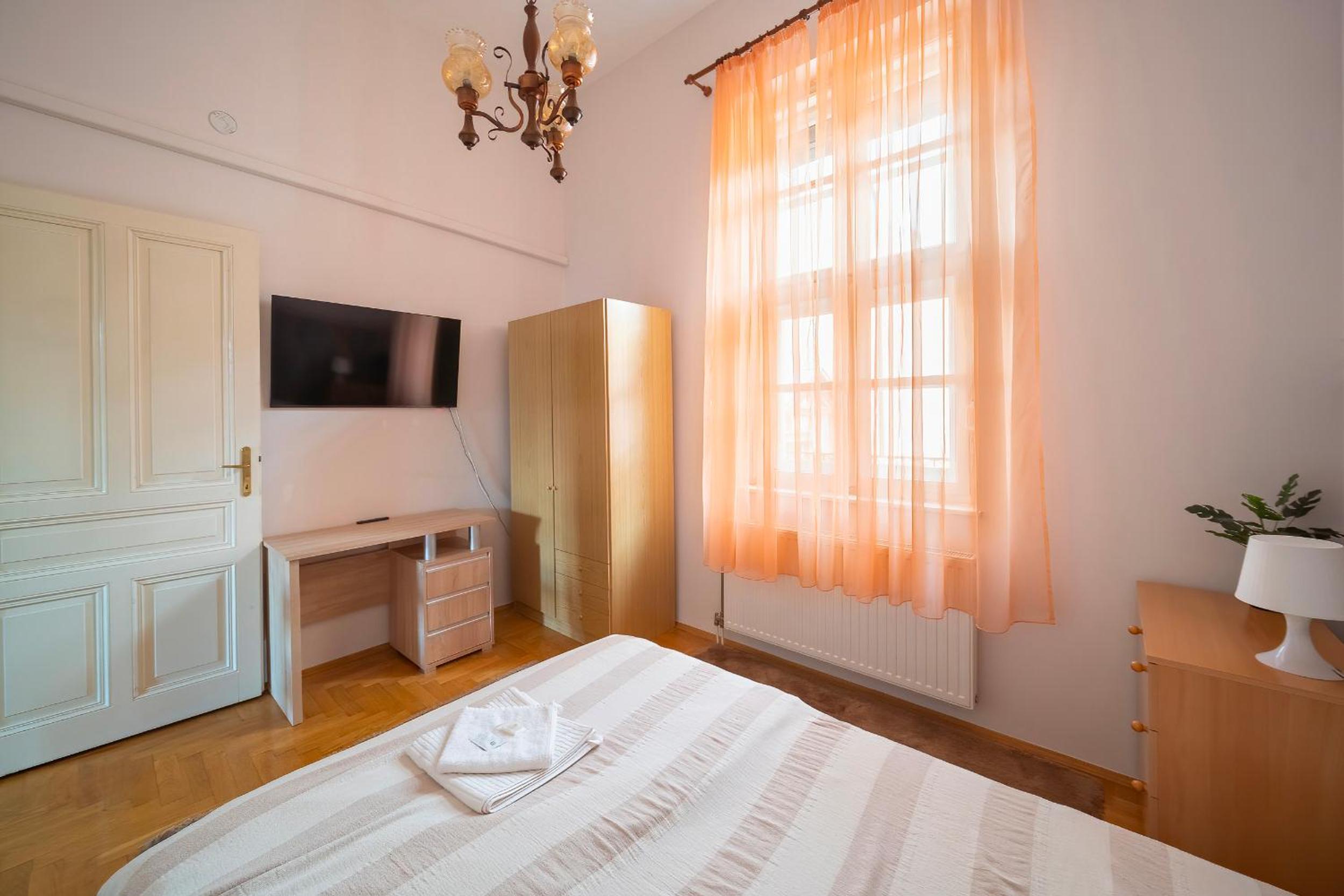 Double Room - Photo 3