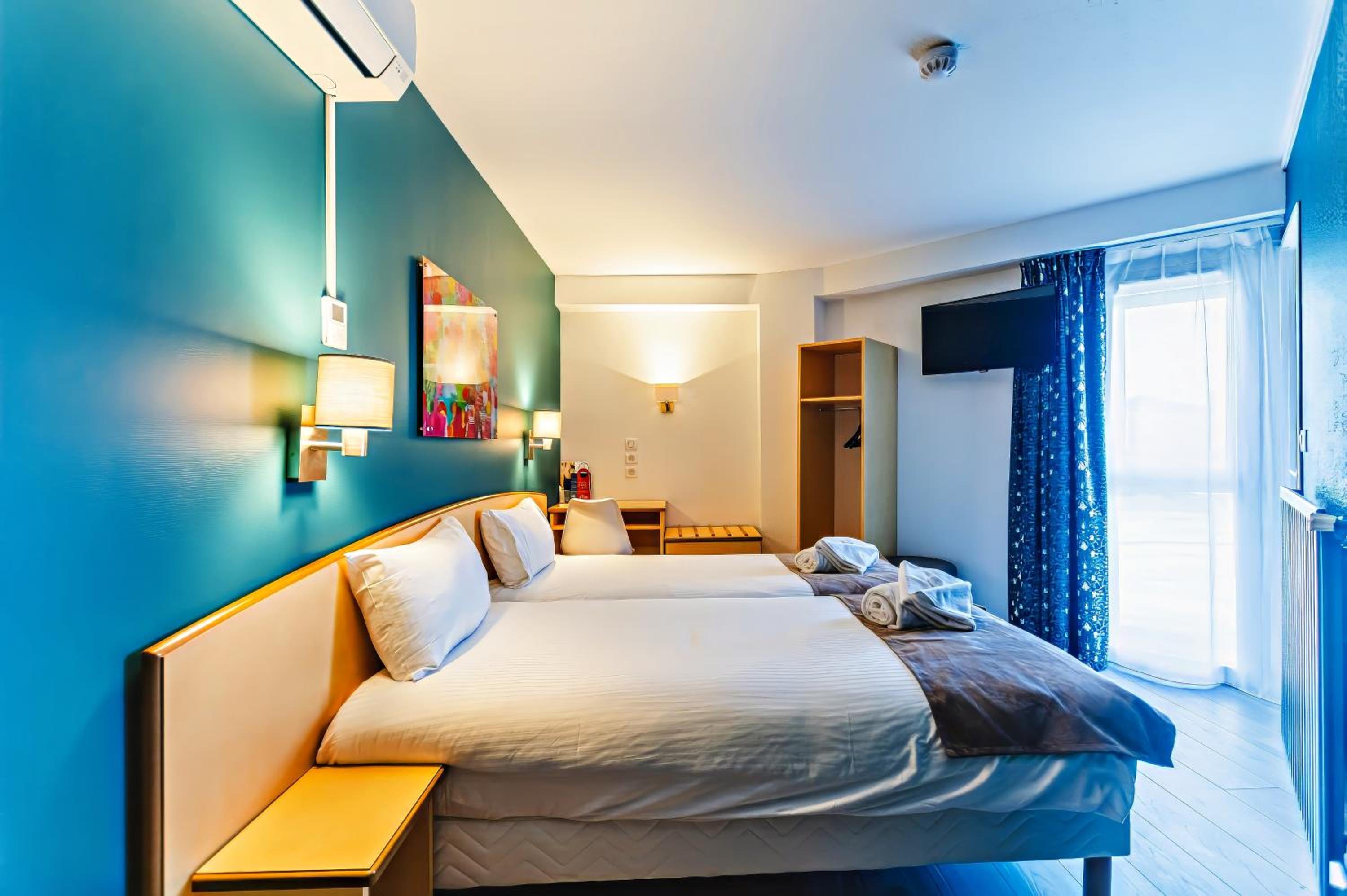 Standard Twin Room - Photo 4