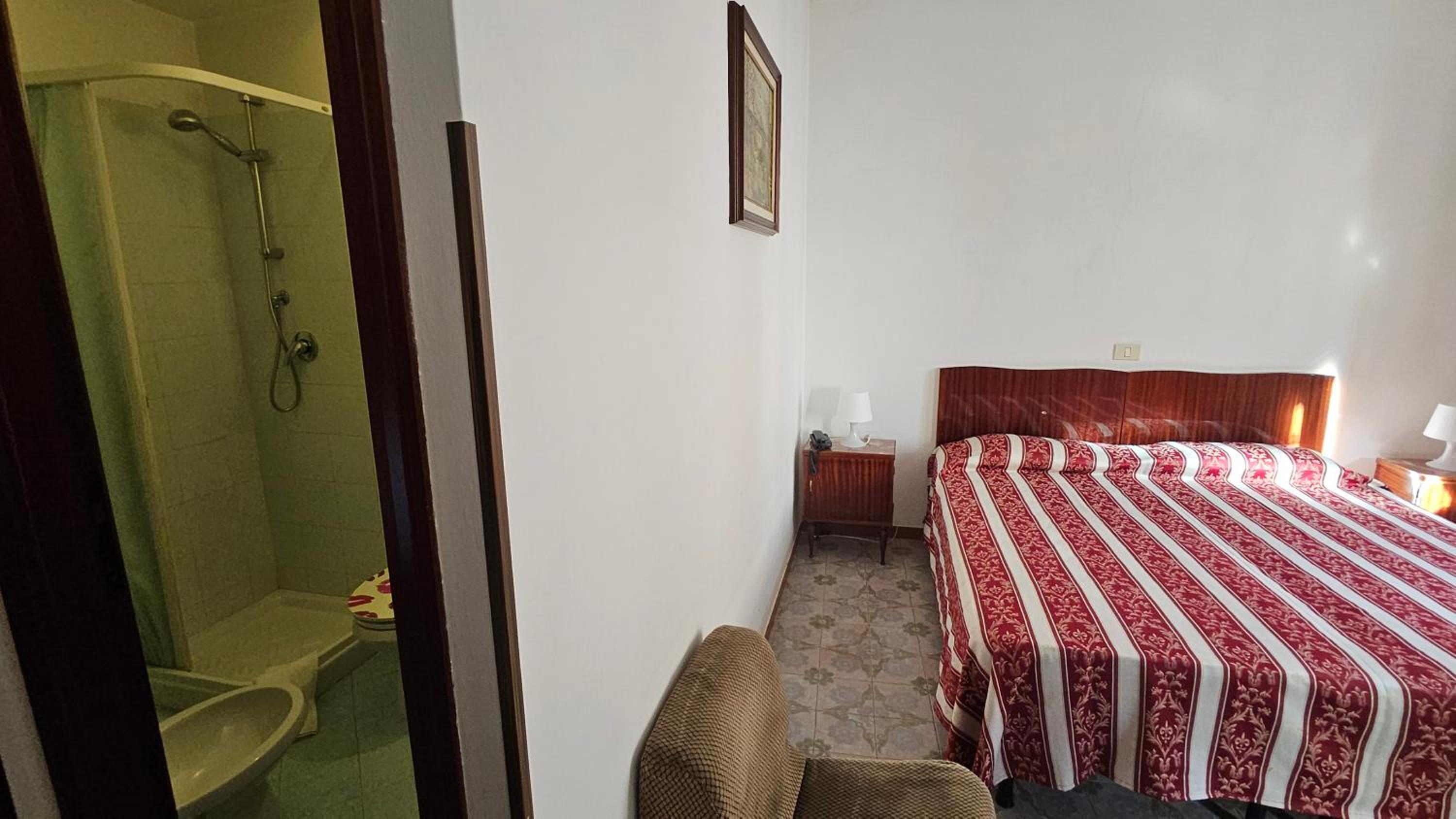 Double Room - Photo 9