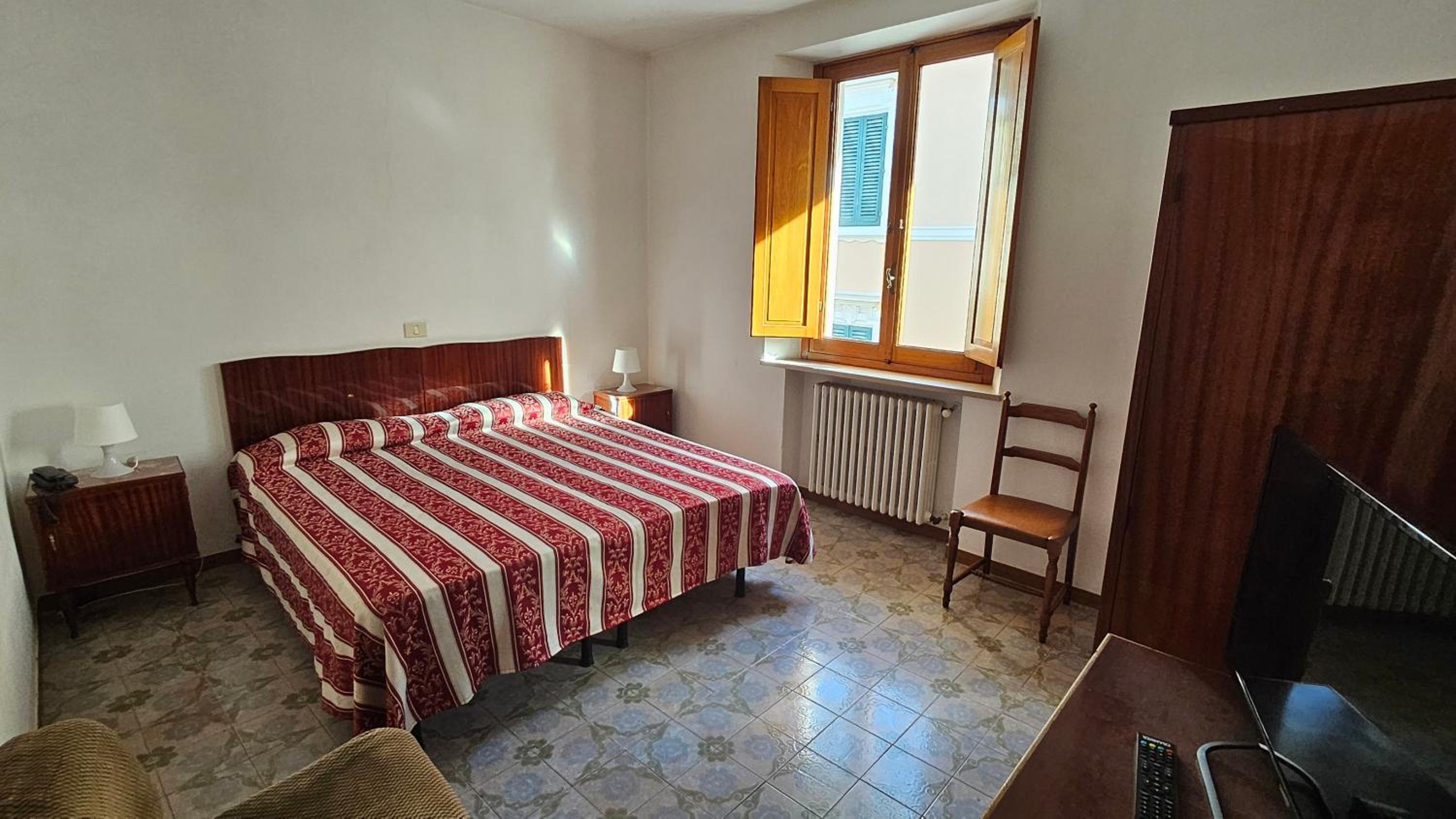 Double Room - Photo 6
