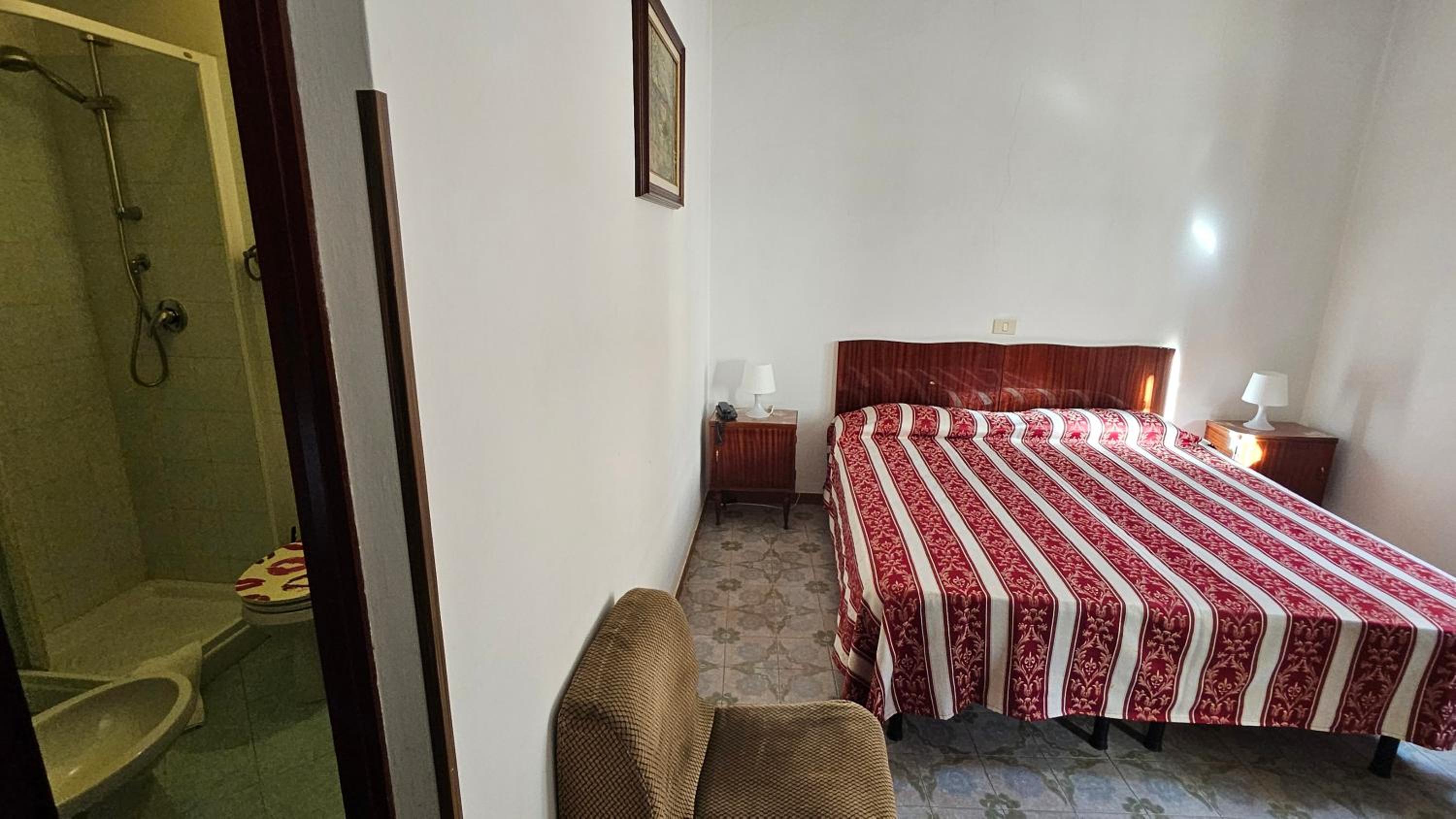 Double Room - Photo 3
