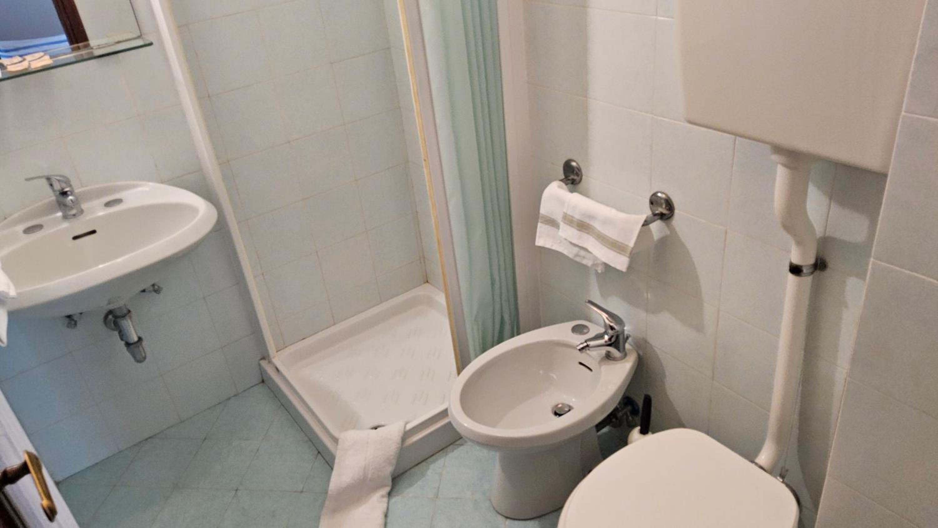 Double Room - Photo 26