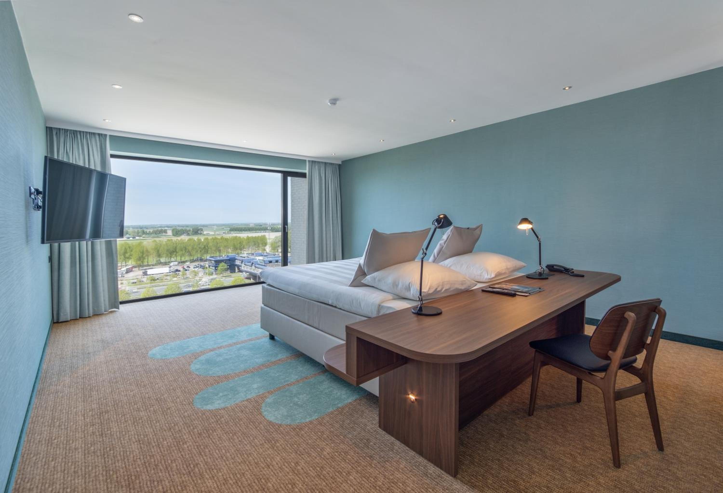 Deluxe King Room - Photo 1