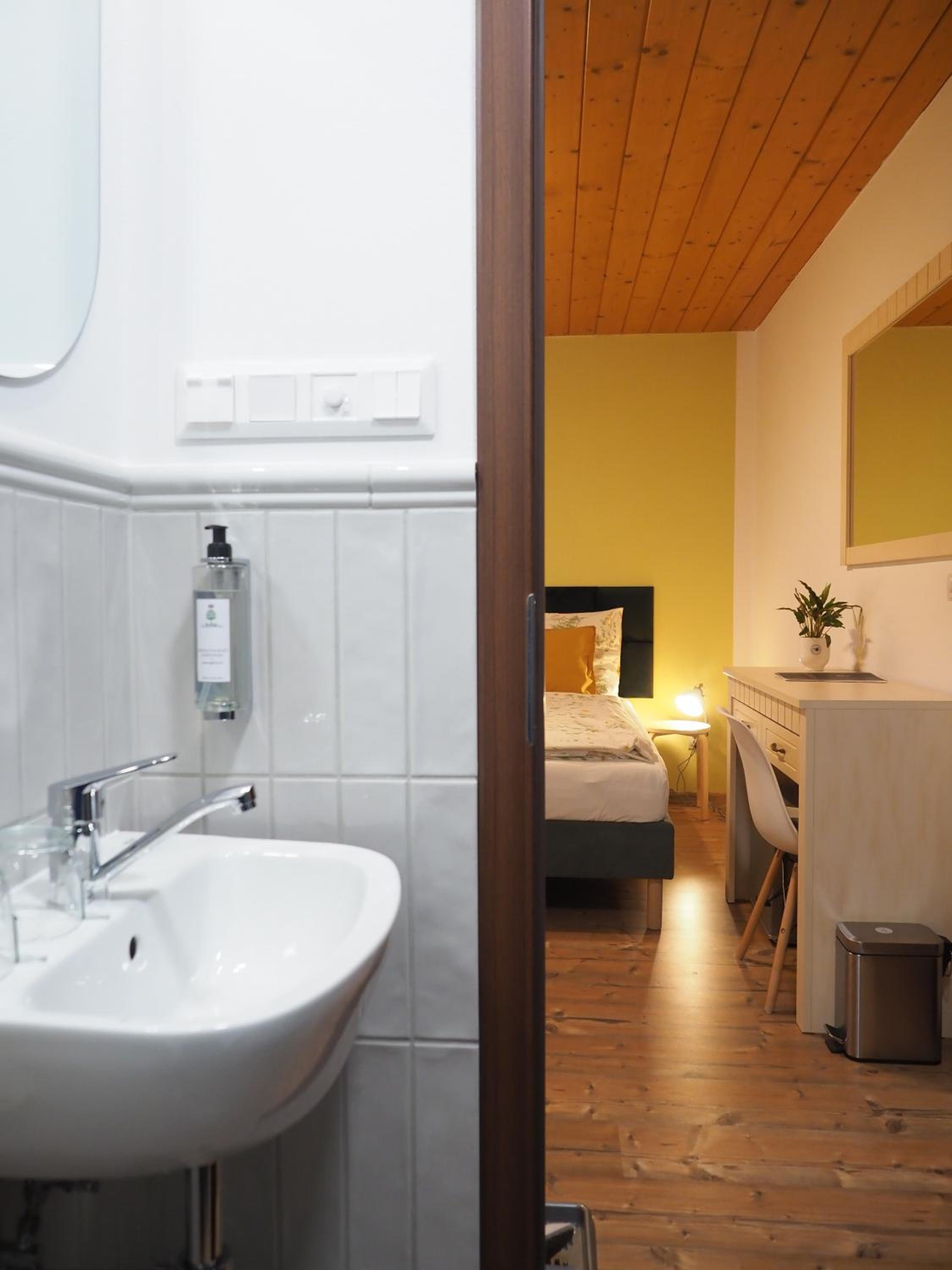 Twin Room with Mountain View photo 1