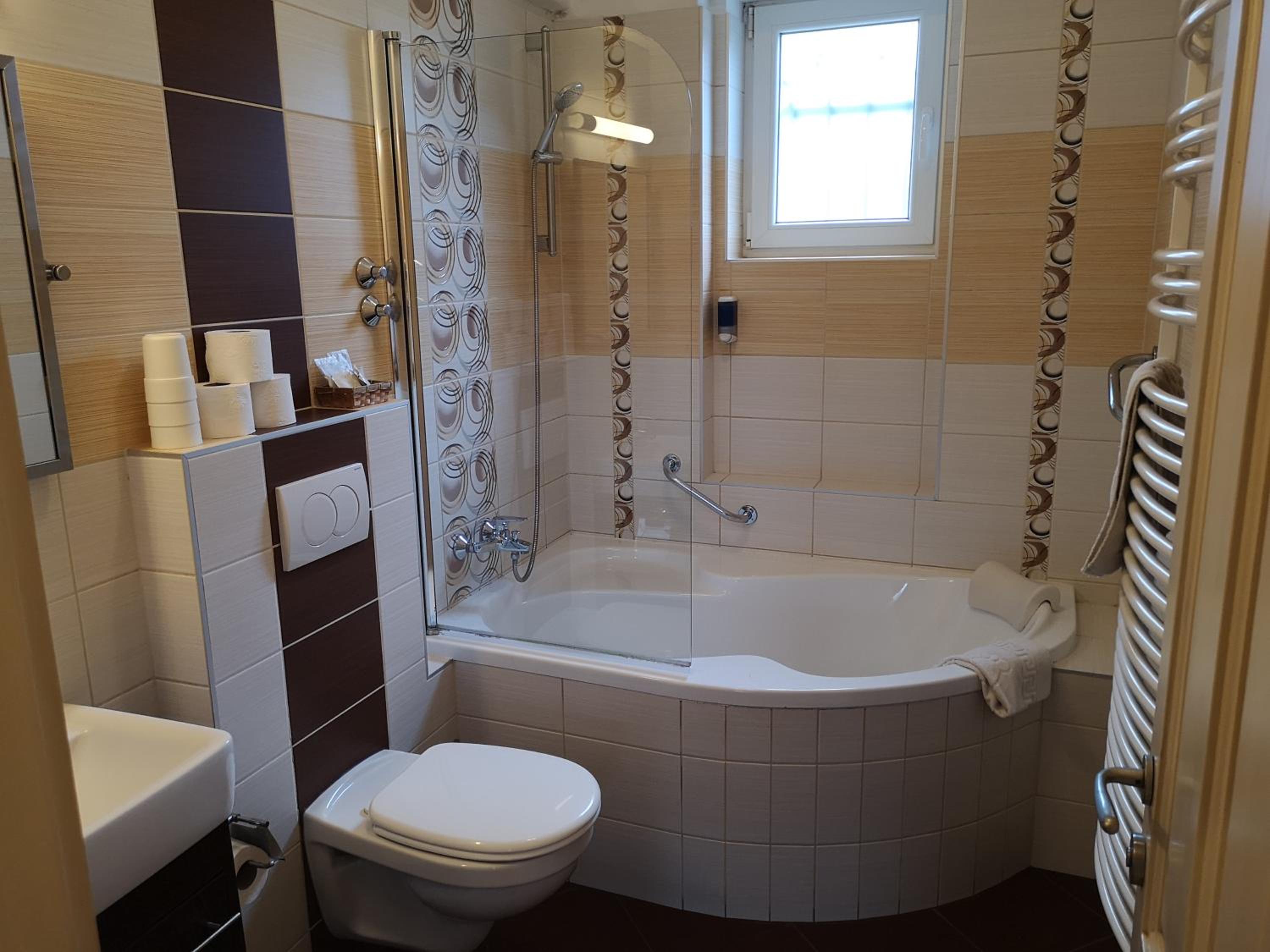 Two-Bedroom Suite - Photo 2
