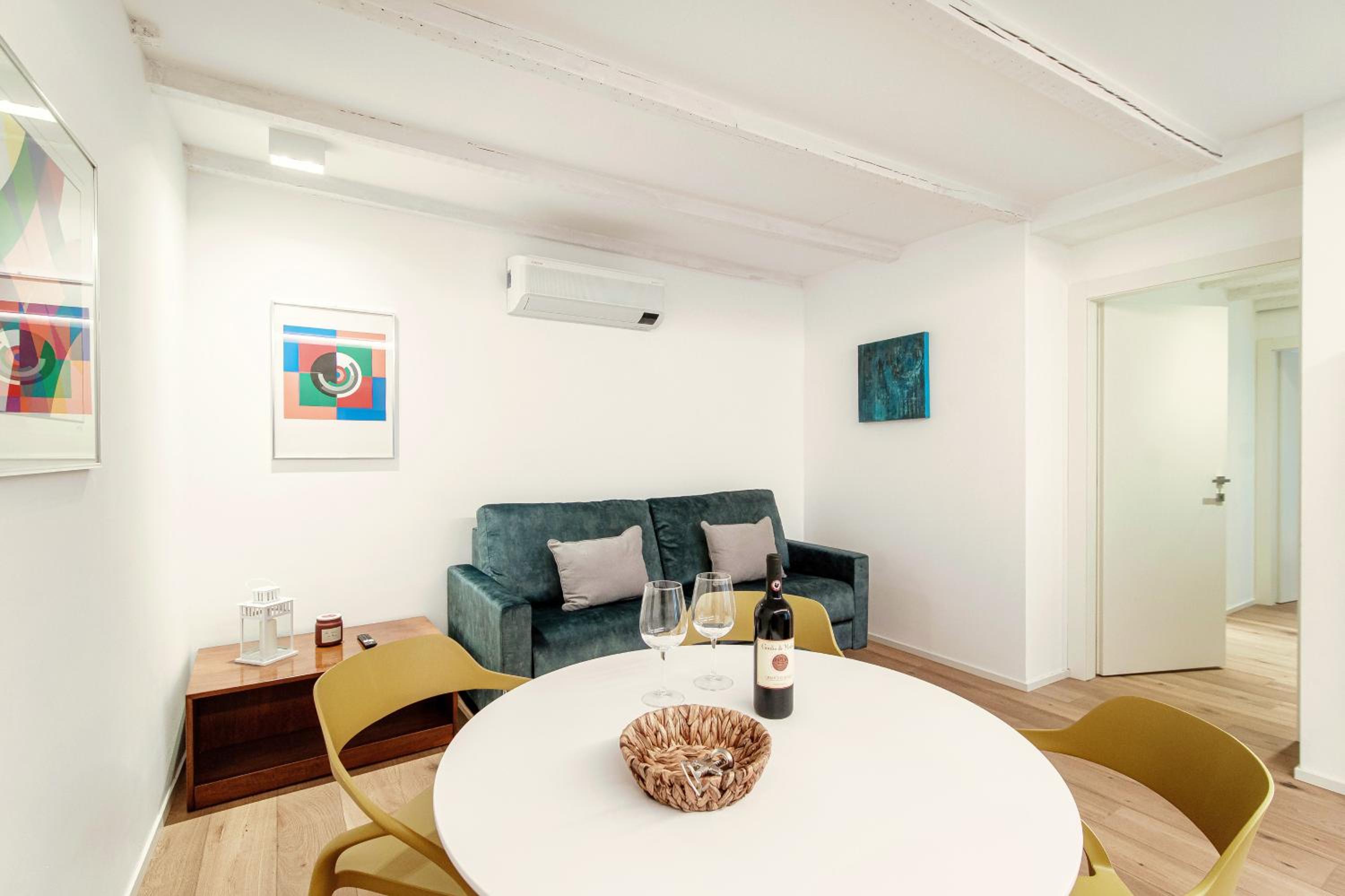 One-Bedroom Apartment