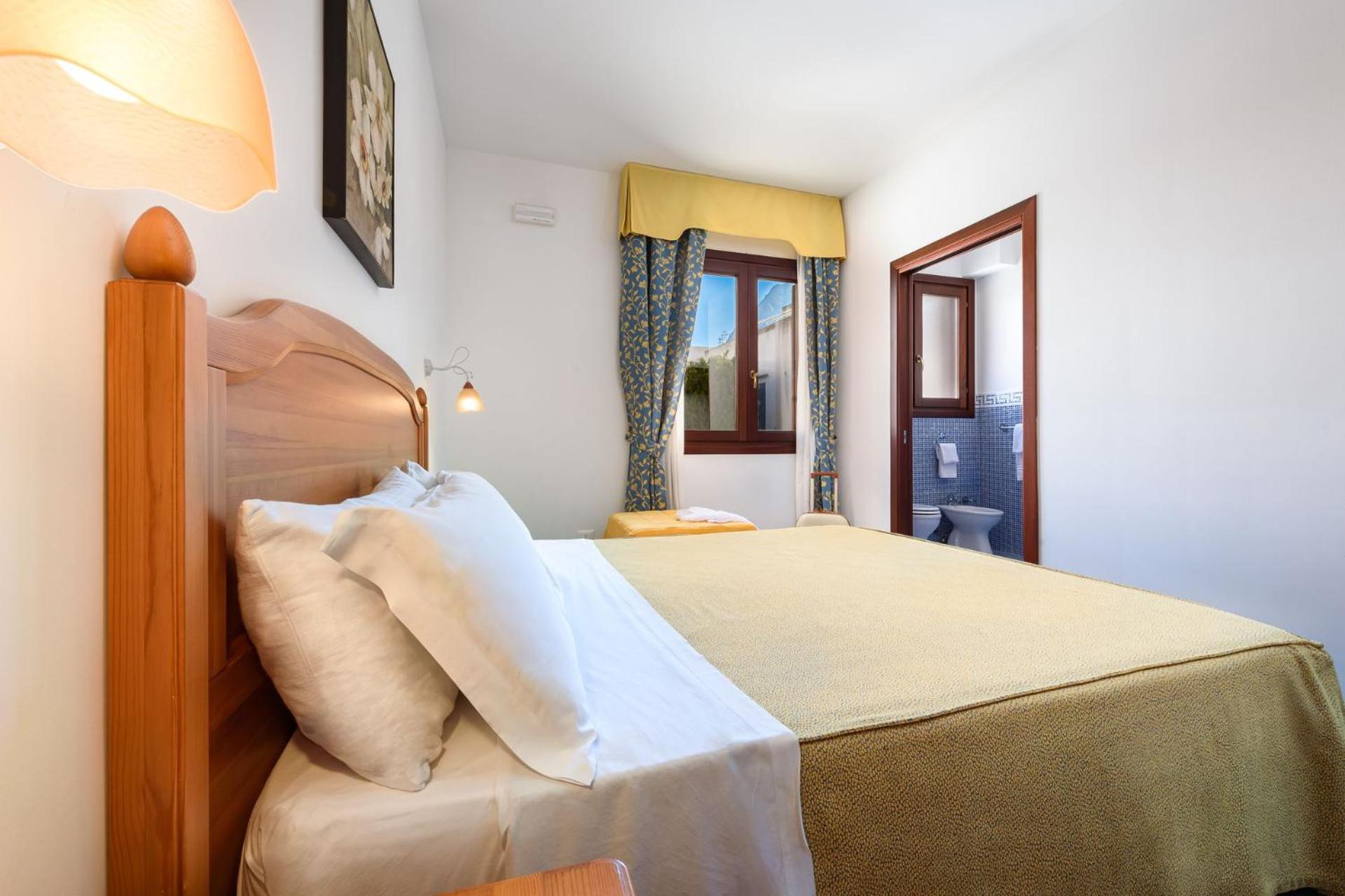 Large Double Room photo 1
