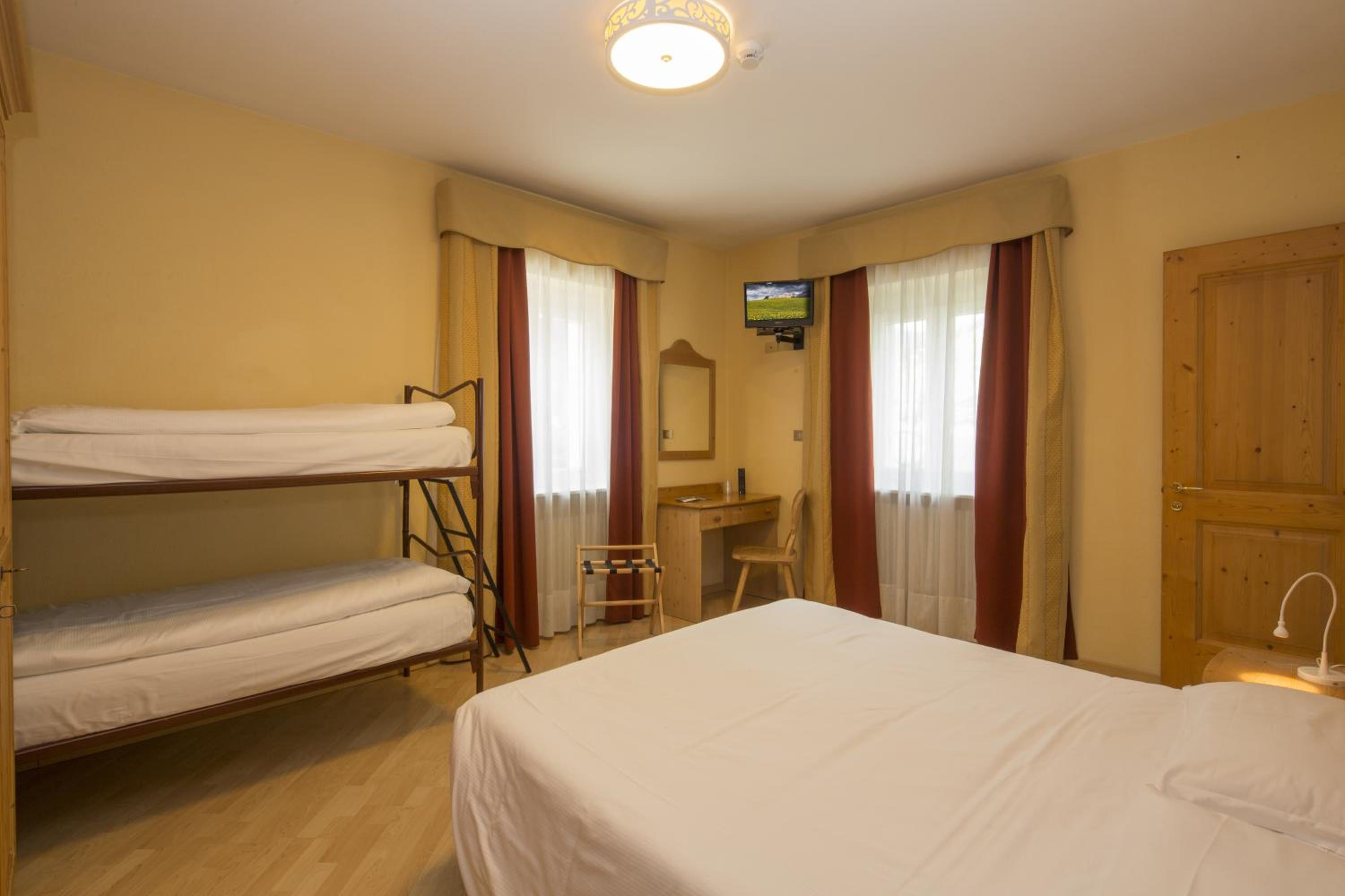 Quadruple Room photo 2