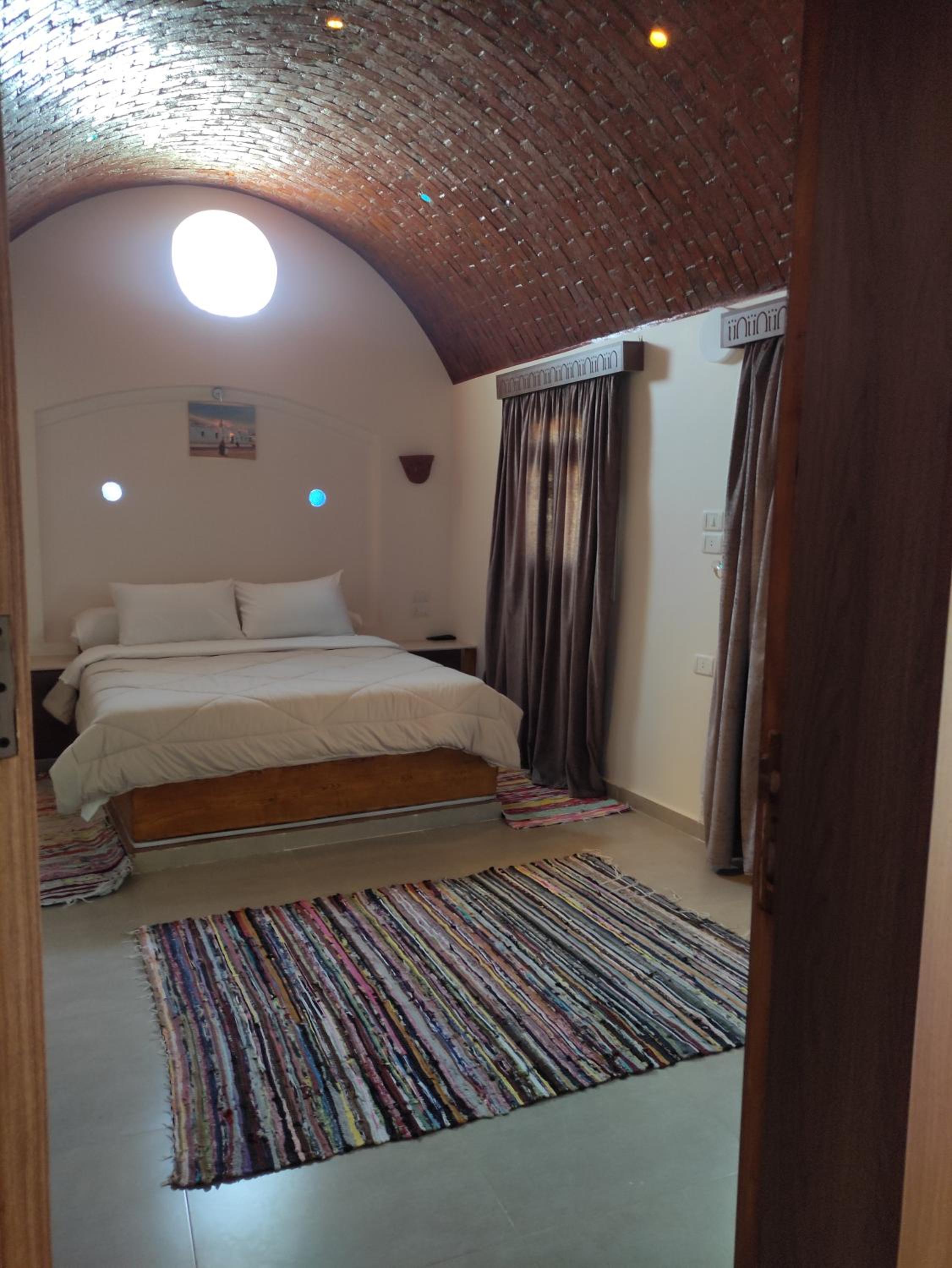Deluxe King Room - Photo 1