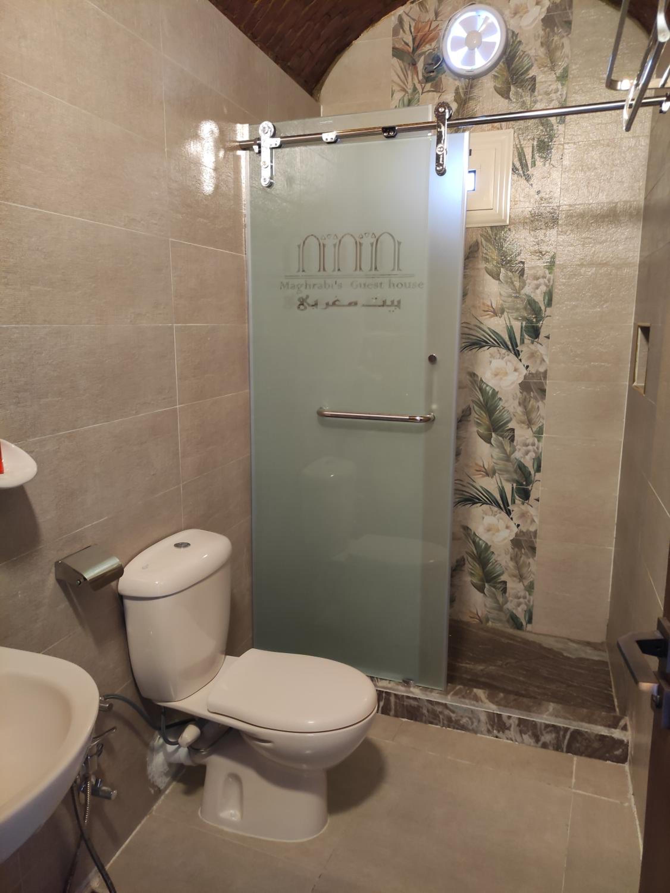 Deluxe King Room - Photo 6