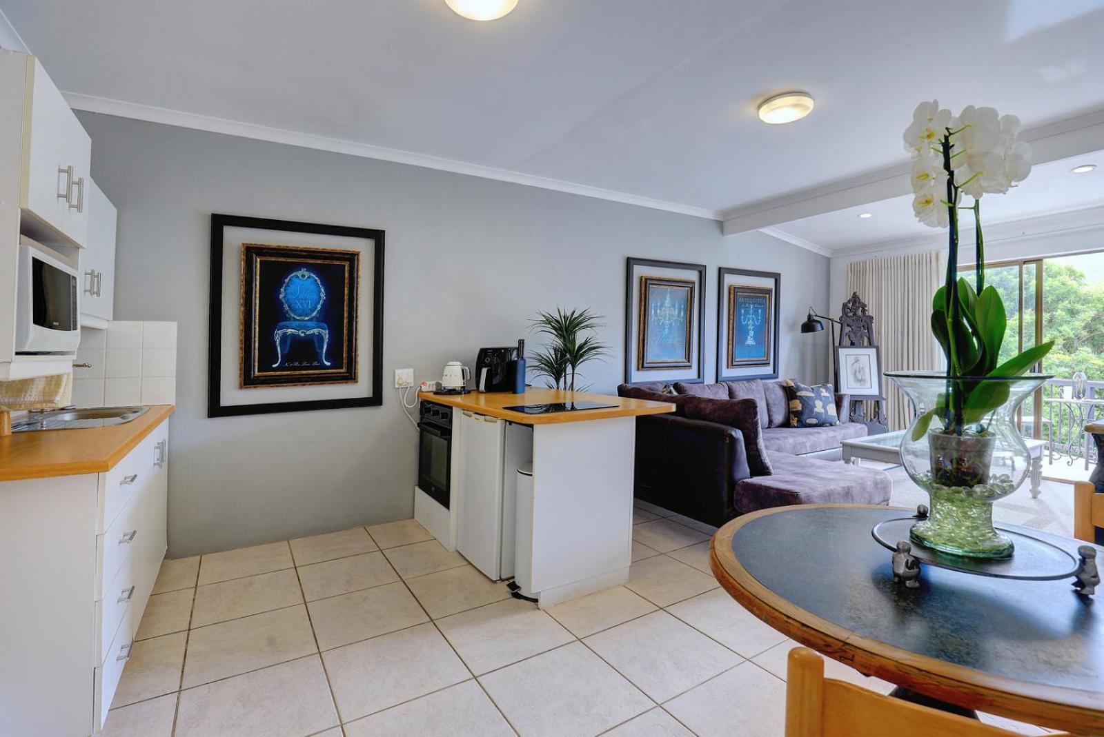 One-Bedroom Apartment photo 2