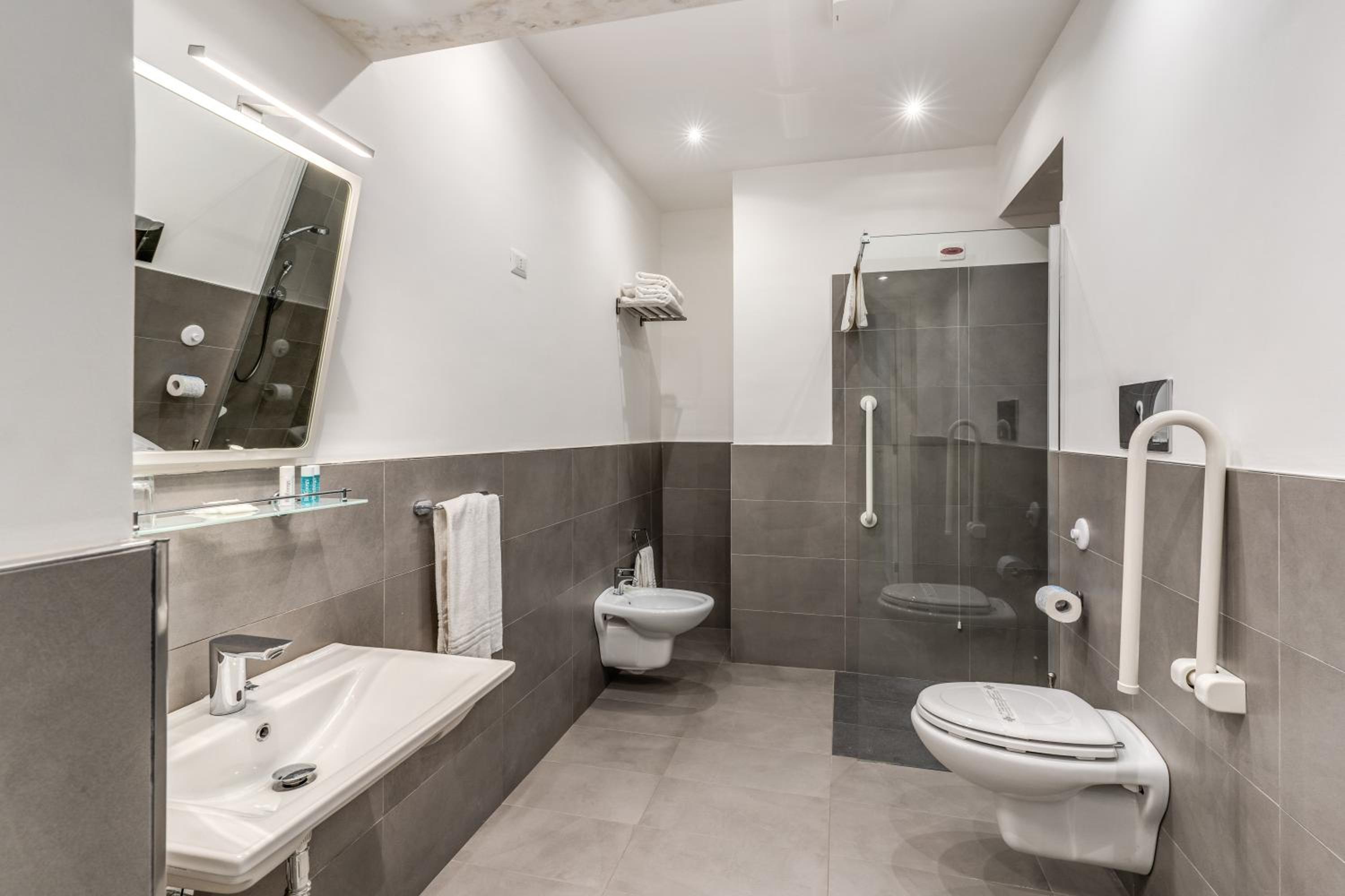 Superior Double Room - Photo 13