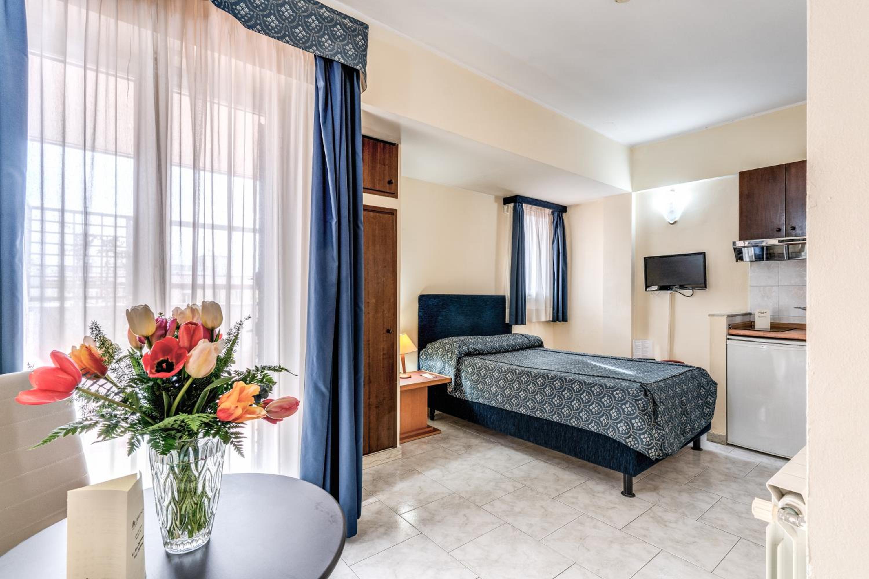 Standard Double Room - Photo 3
