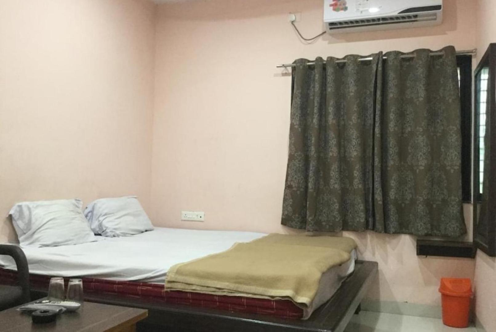 Deluxe Room - Photo 8