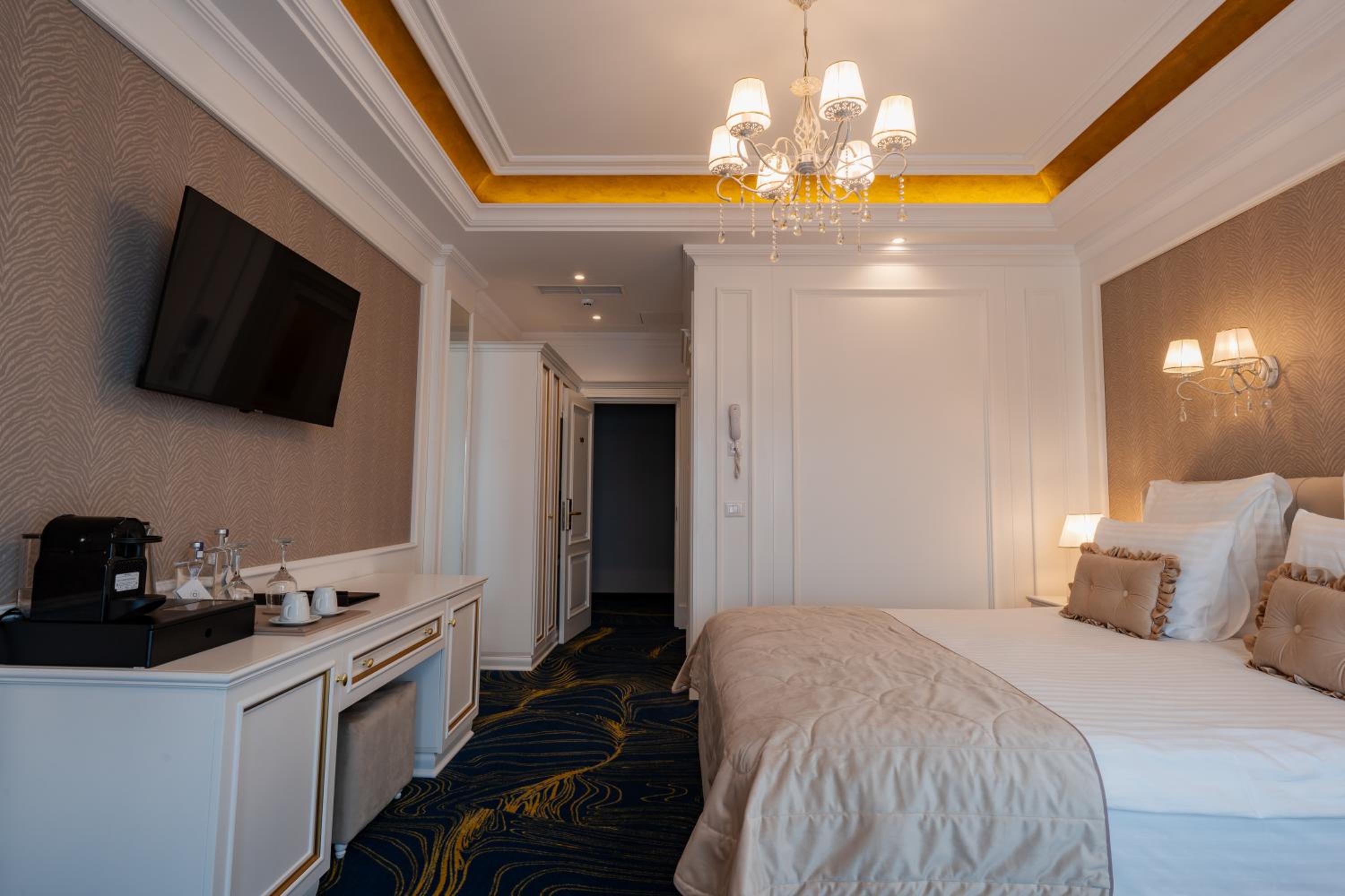 Double Room - Photo 1