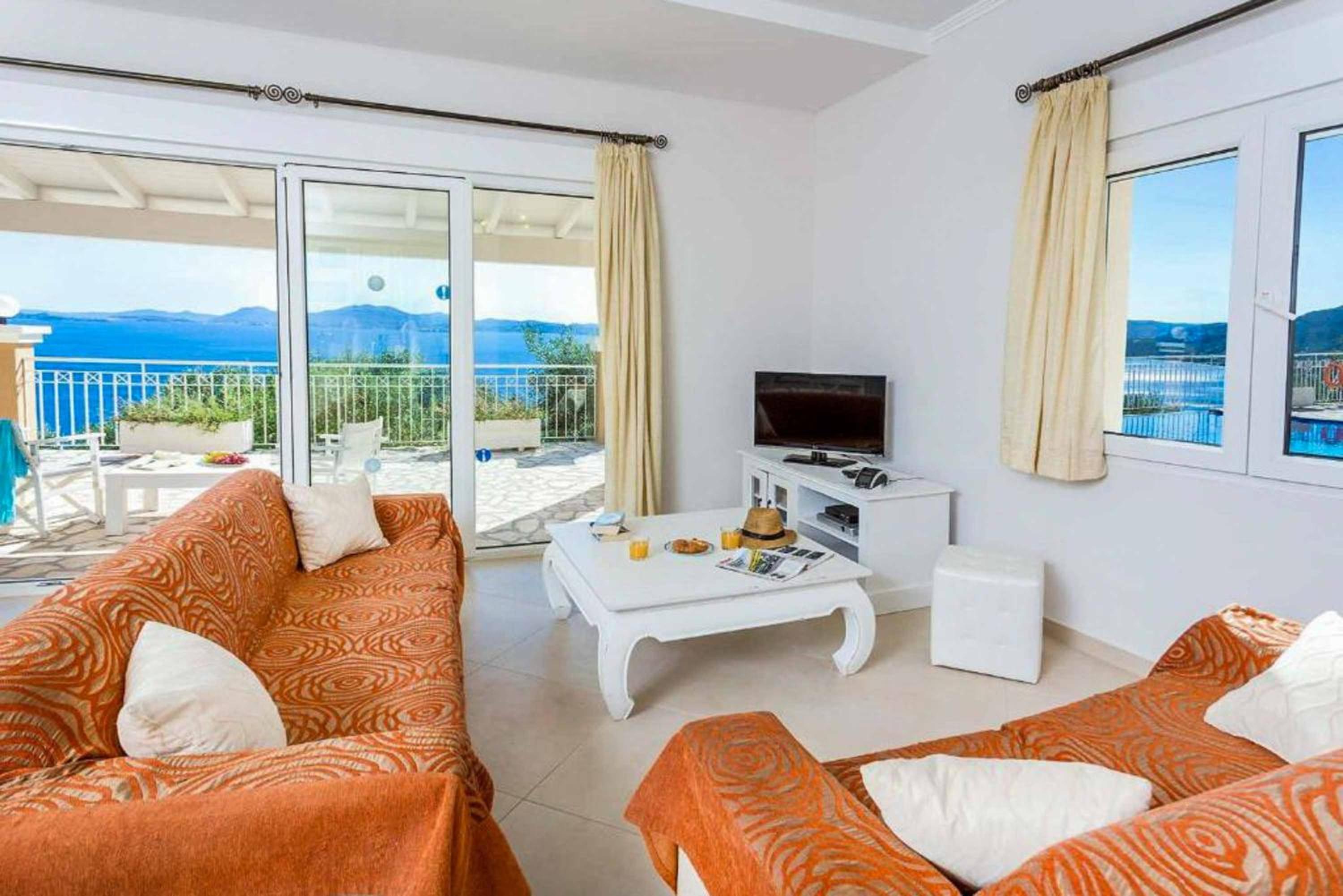 Three-Bedroom Villa photo 1
