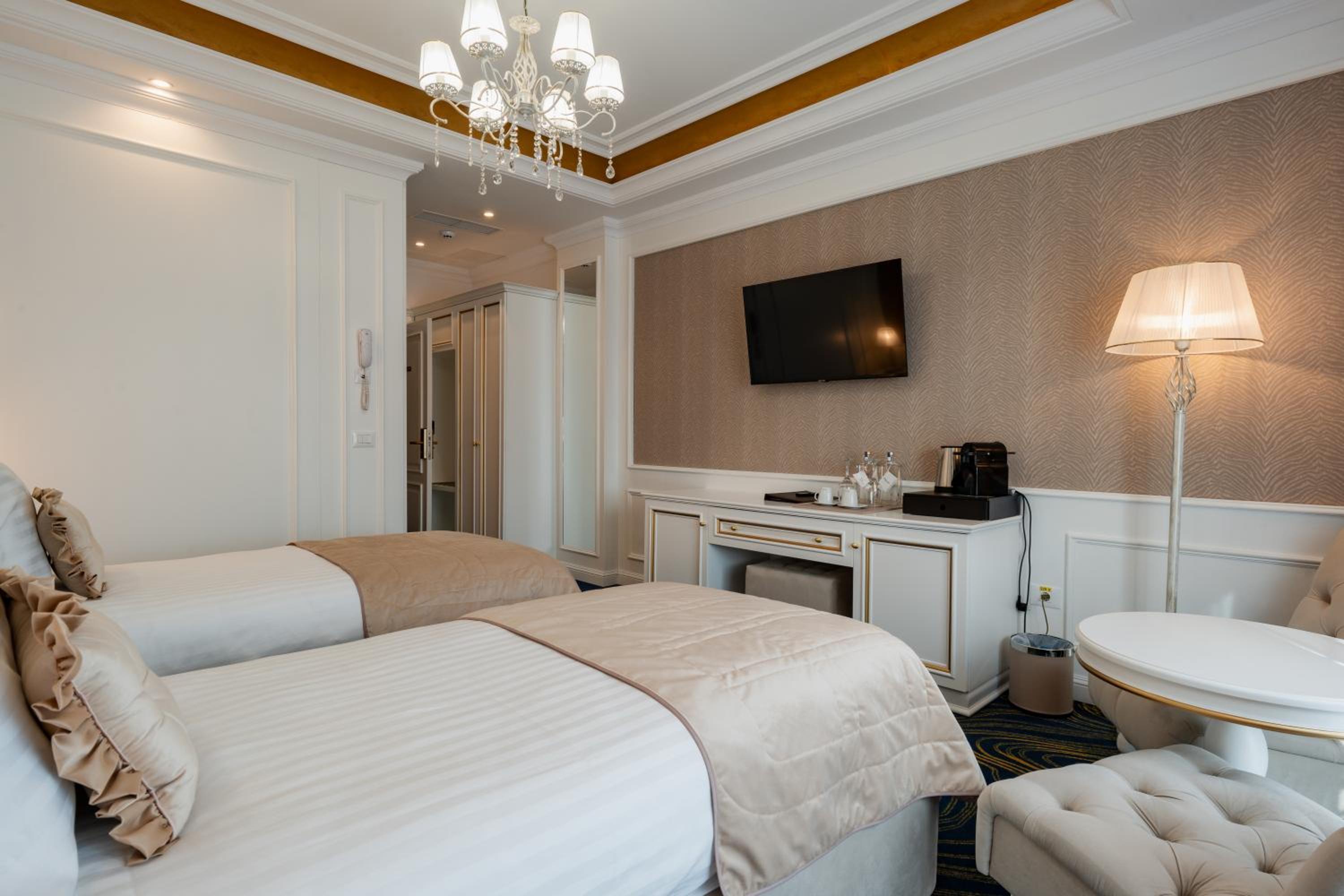 Twin Room - Photo 5