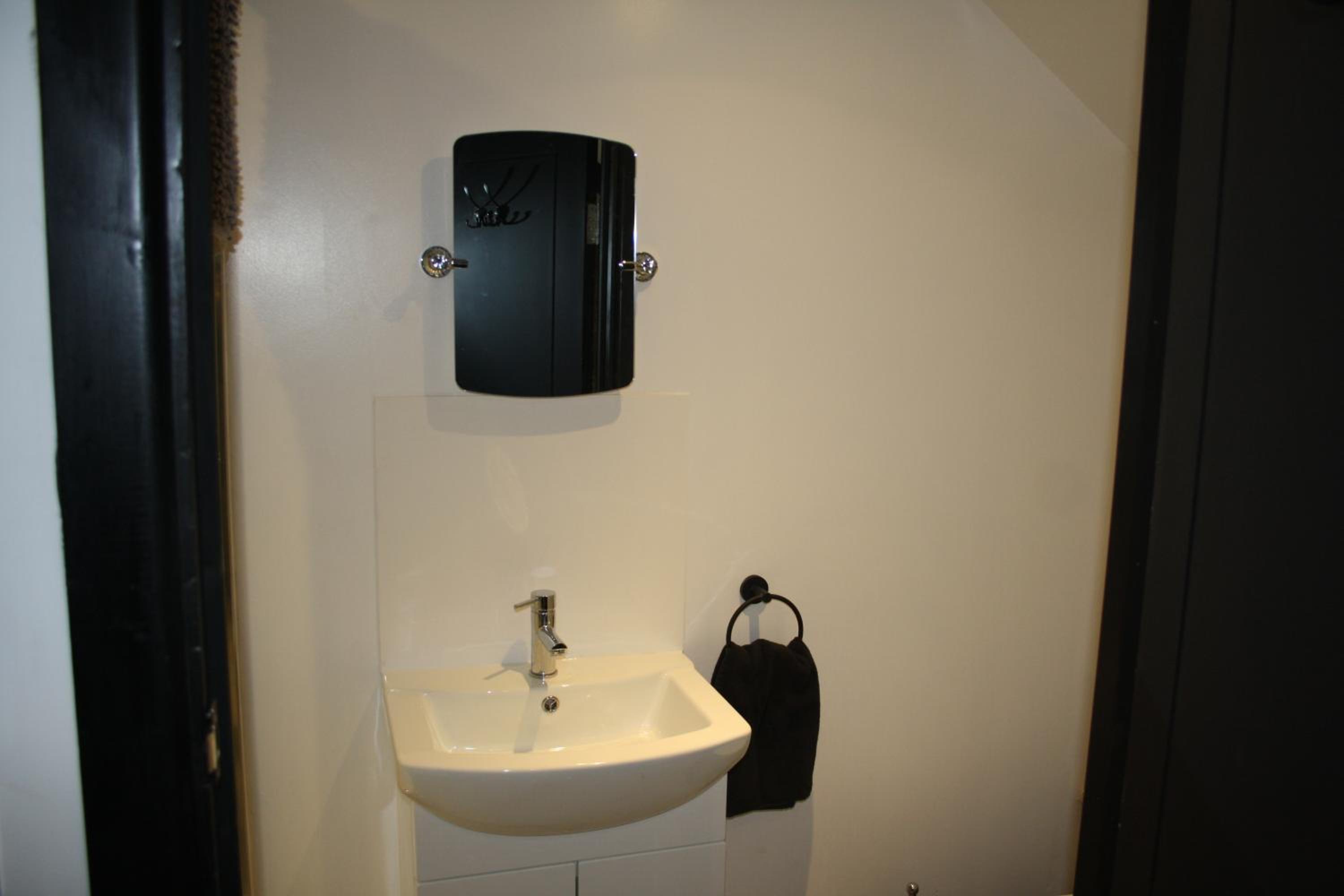 Single Room photo 2