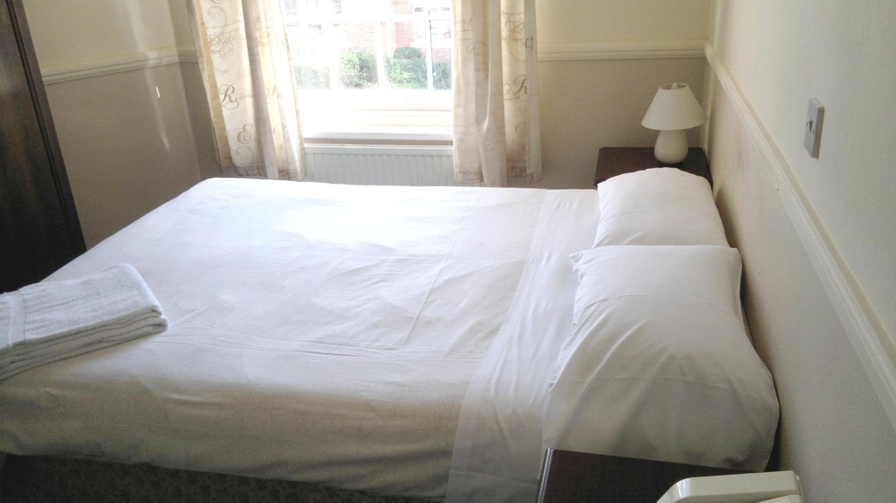 Double Room with Private Bathroom - Photo 5