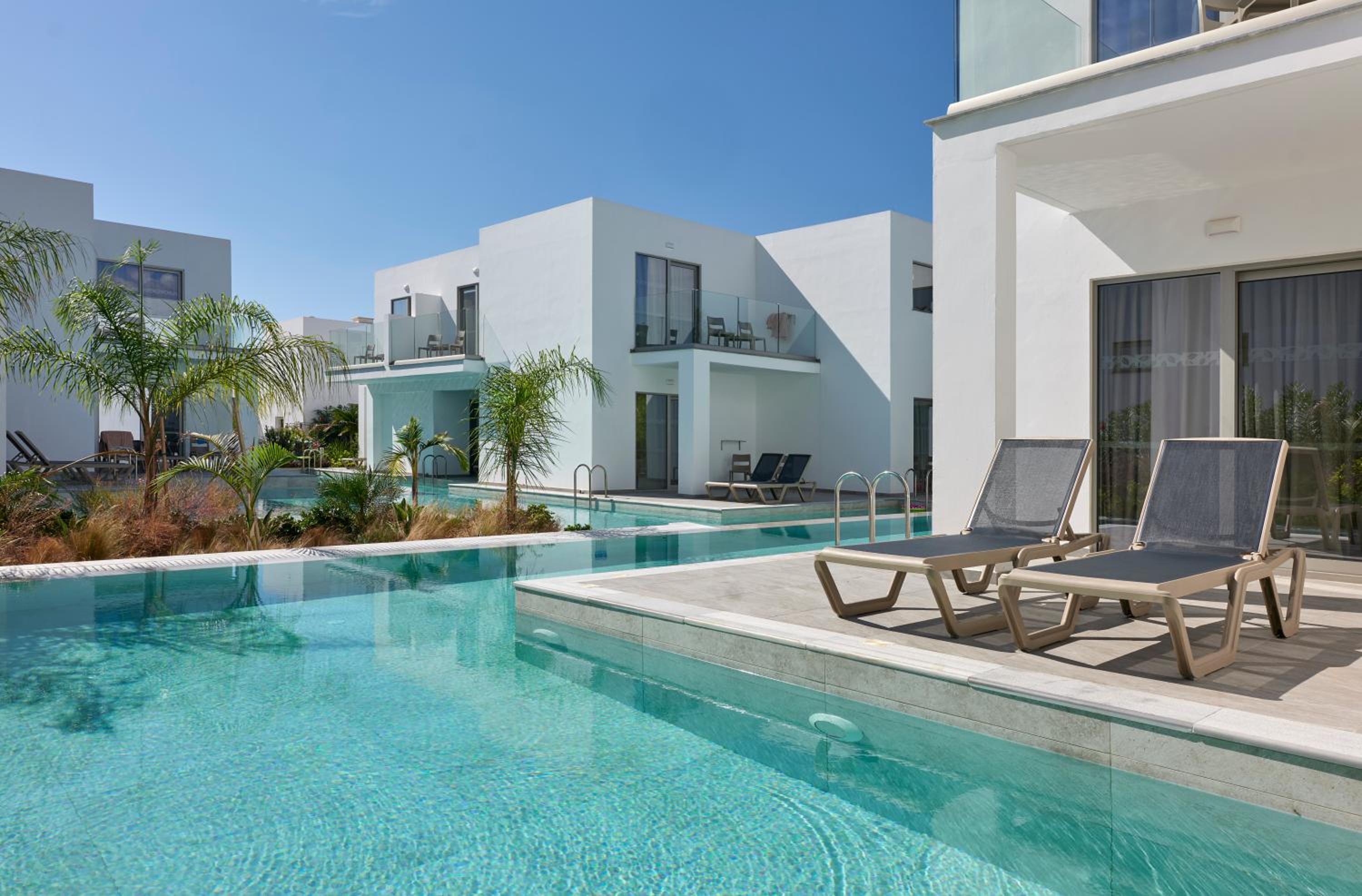 One Bedroom Family Swim up - Photo 1