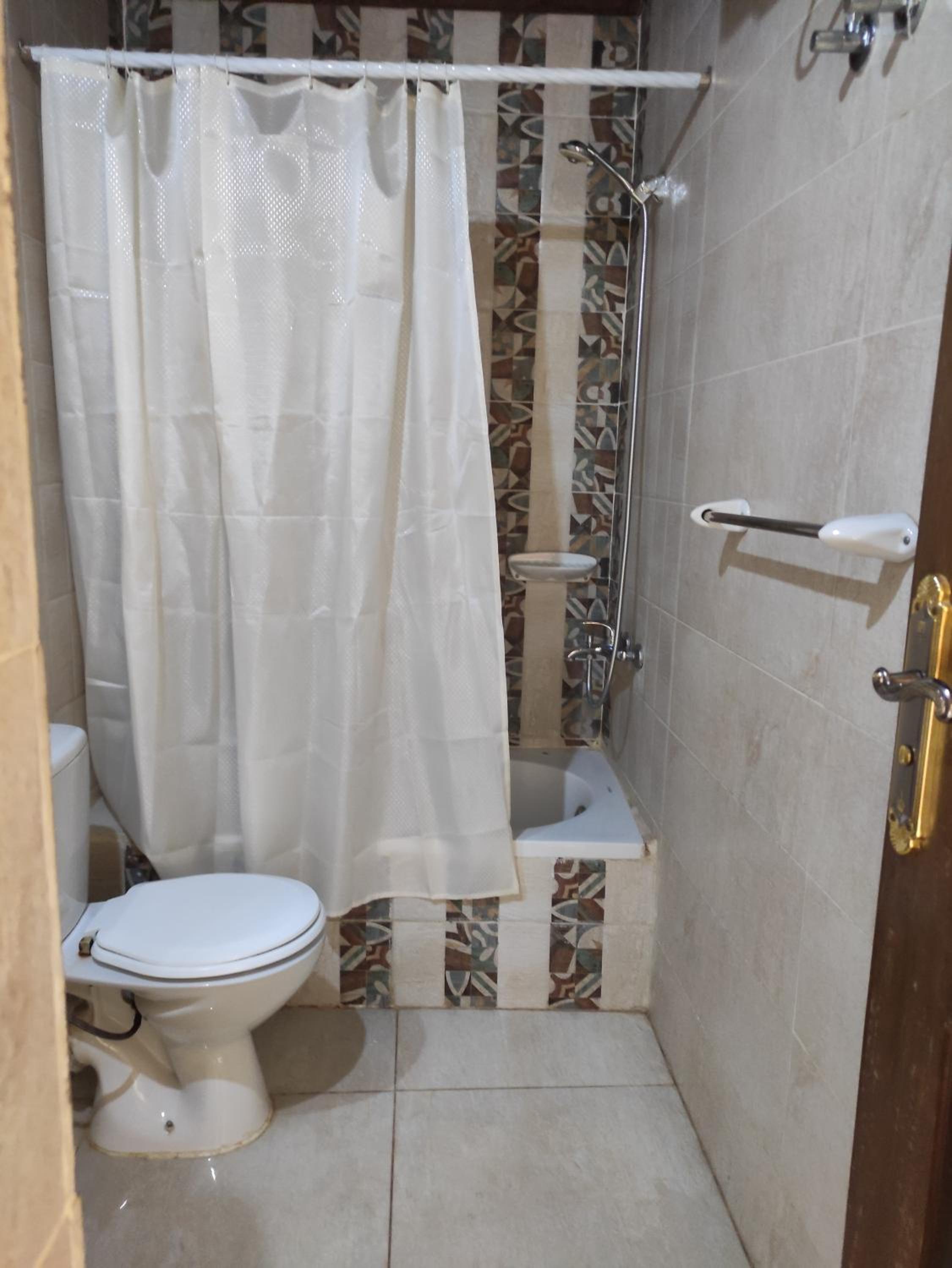 Double Room with Private Bathroom - Photo 7