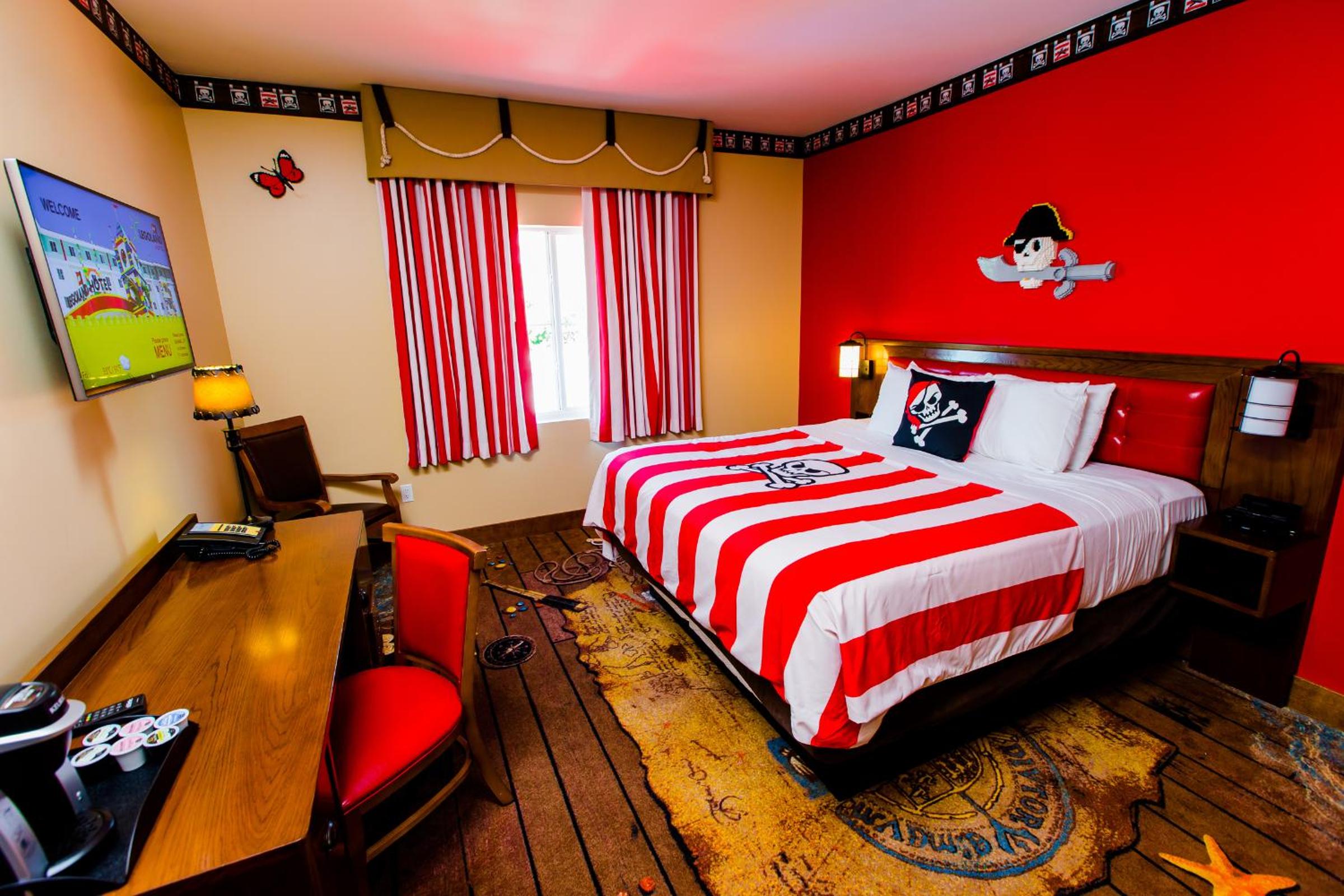 Family Room - Pirate Themed - LEGOLAND® Hotel photo 3
