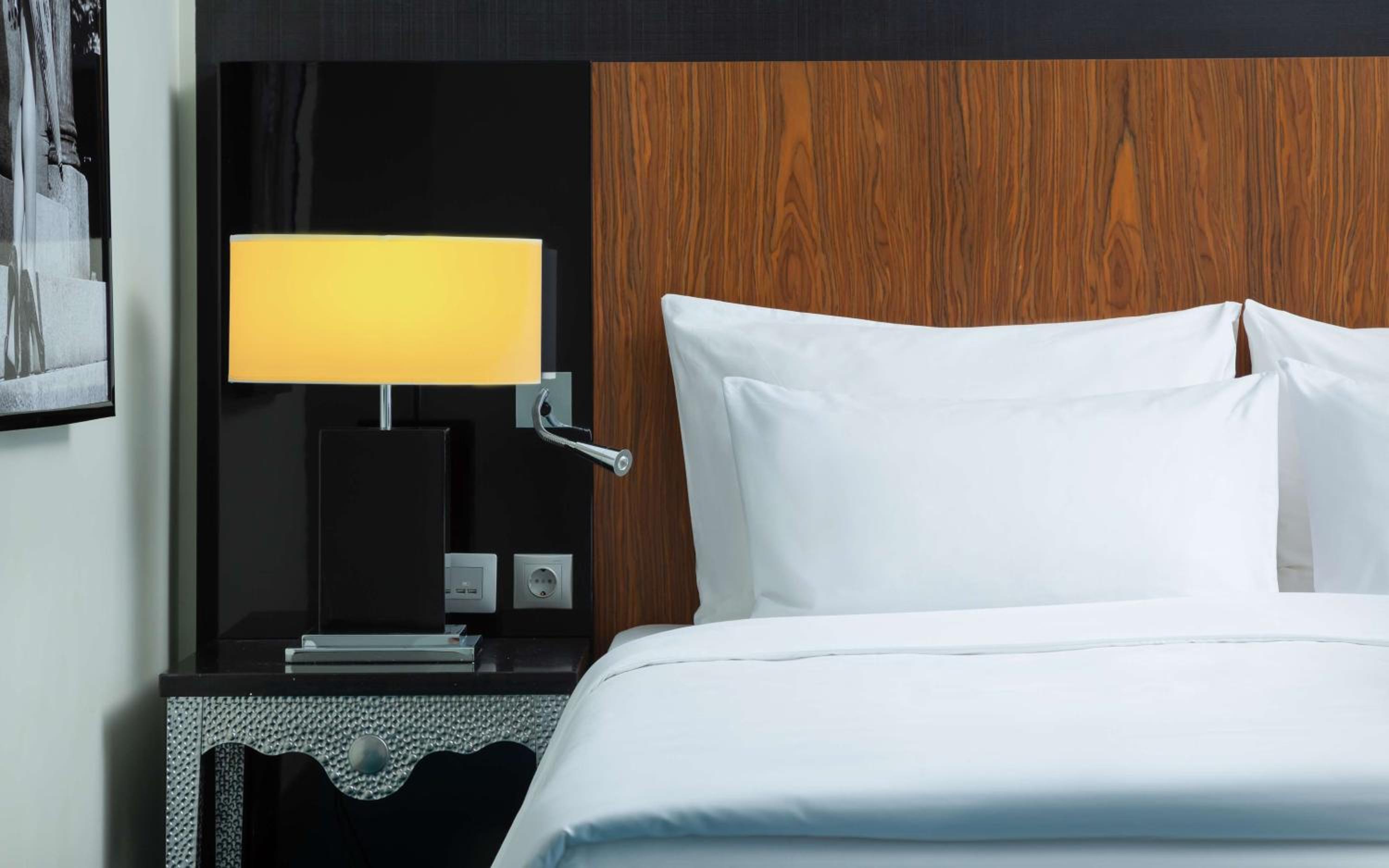 Superior Room With Balcony, Race Track View And Free Beach Access photo 2