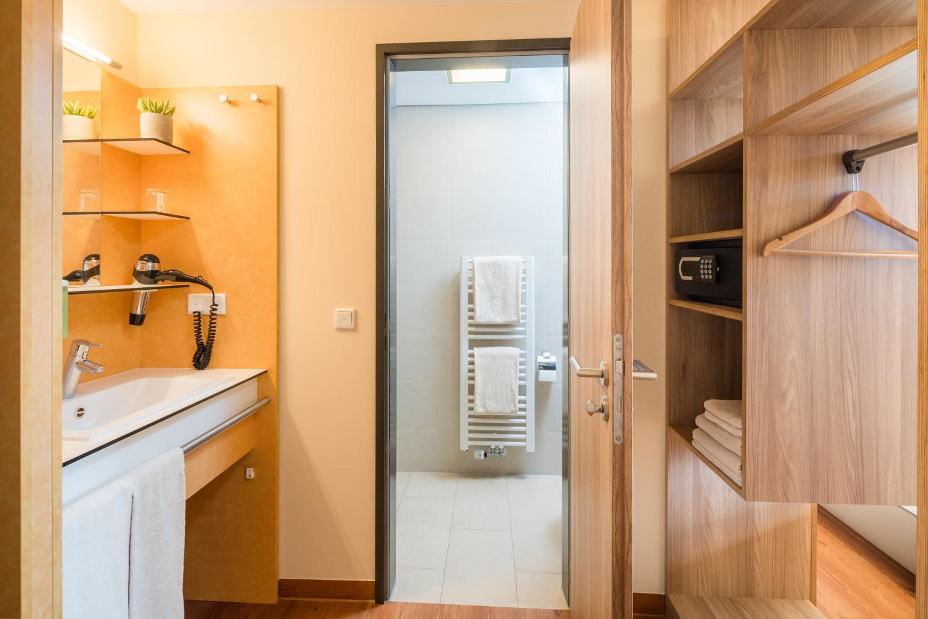 Double Room - Photo 2