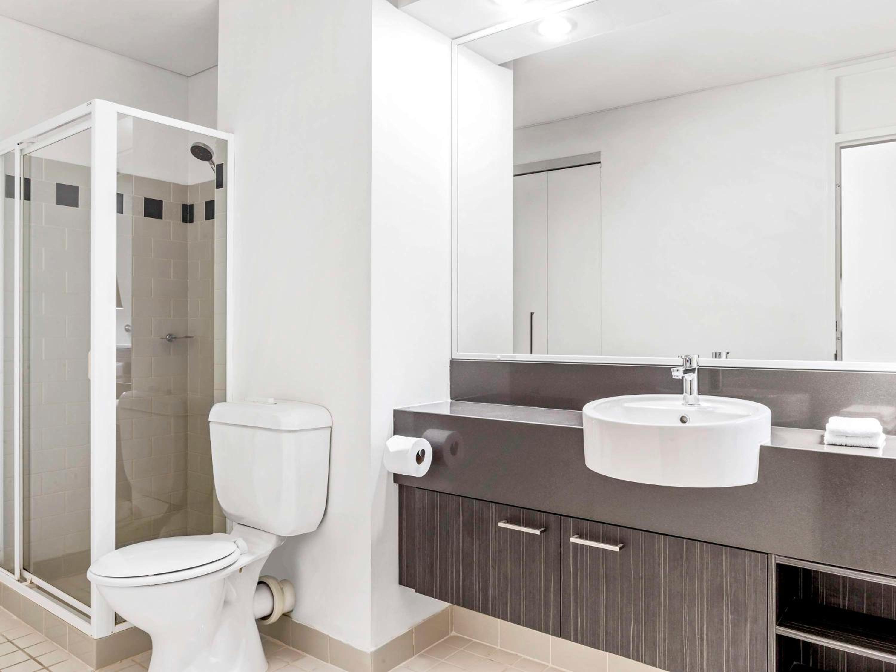 One-Bedroom Apartment - Photo 3
