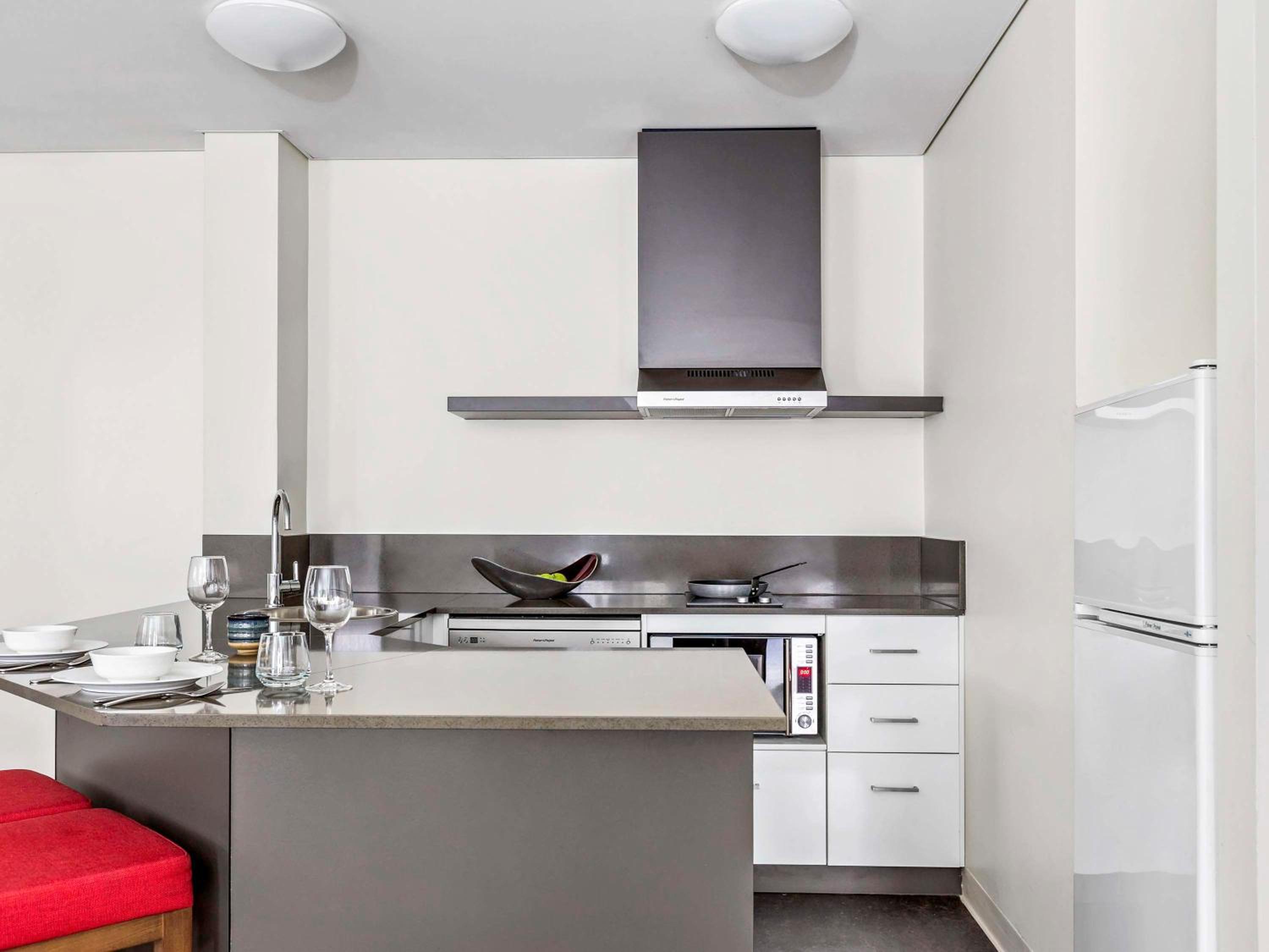 One-Bedroom Apartment - Photo 2