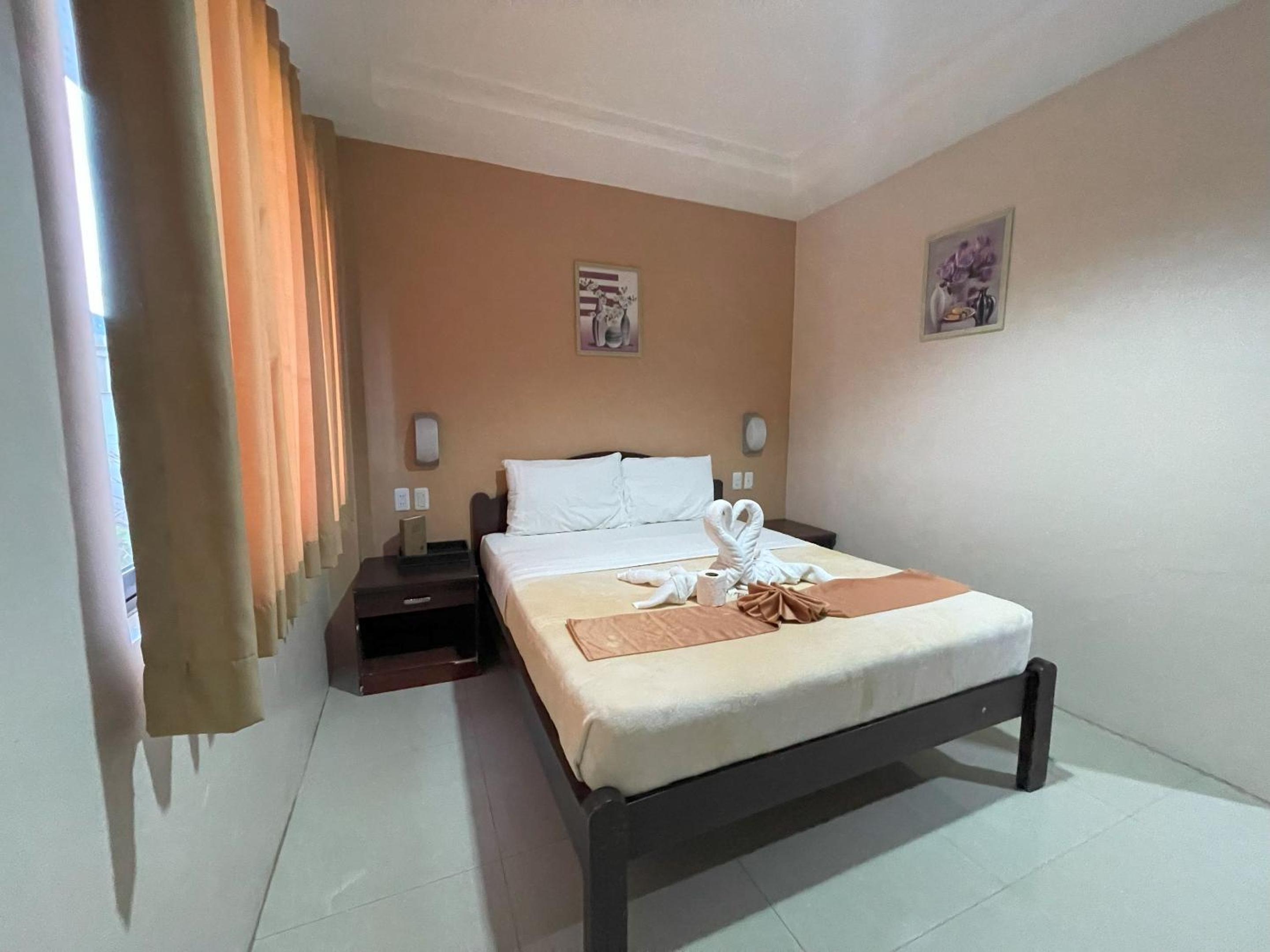 Deluxe Room - Photo 4