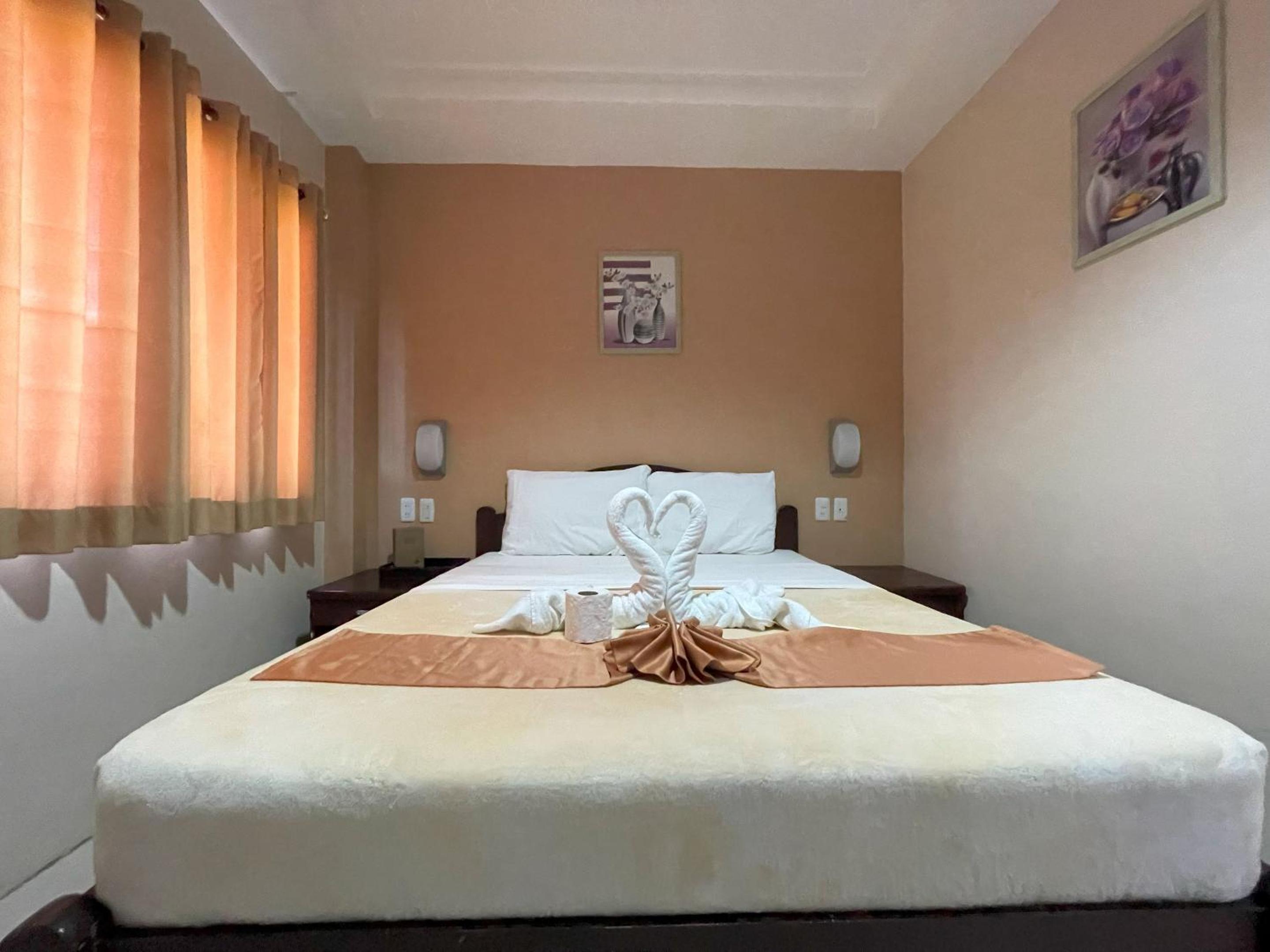 Deluxe Room - Photo 9