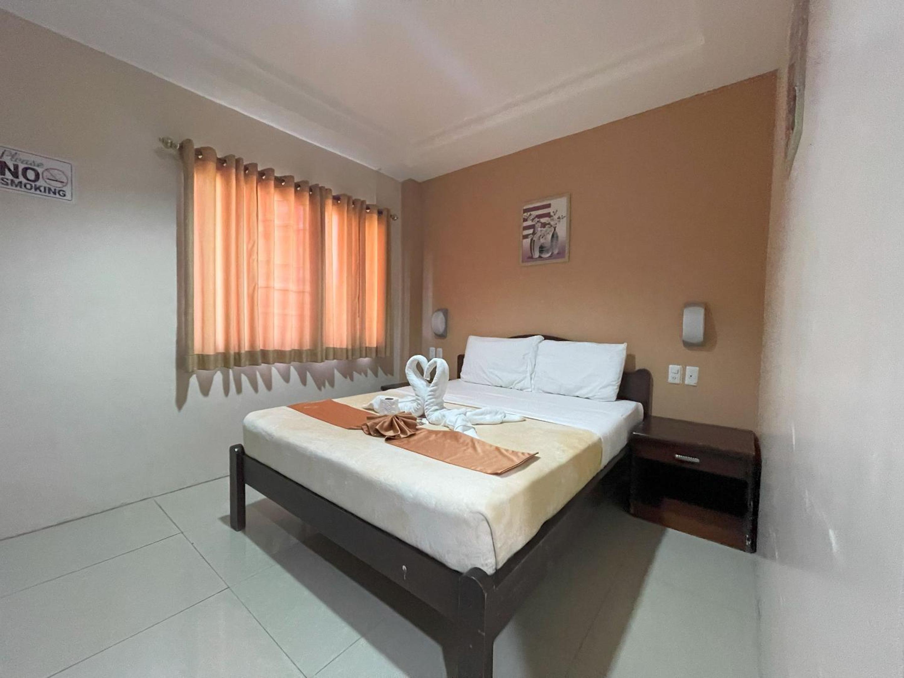 Deluxe Room - Photo 3