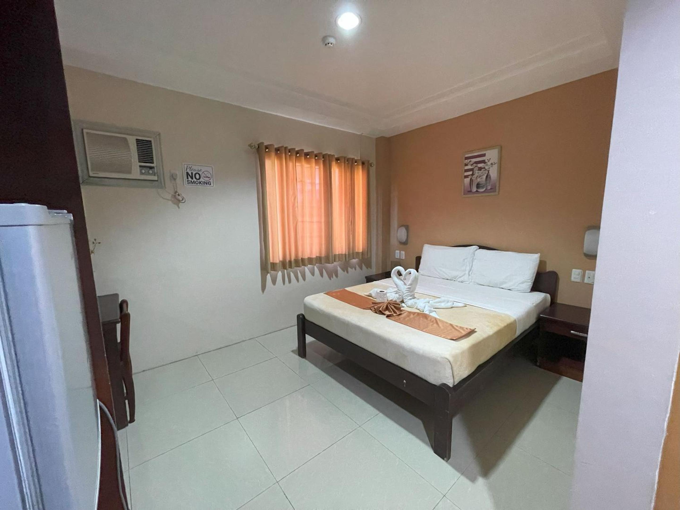 Deluxe Room - Photo 7