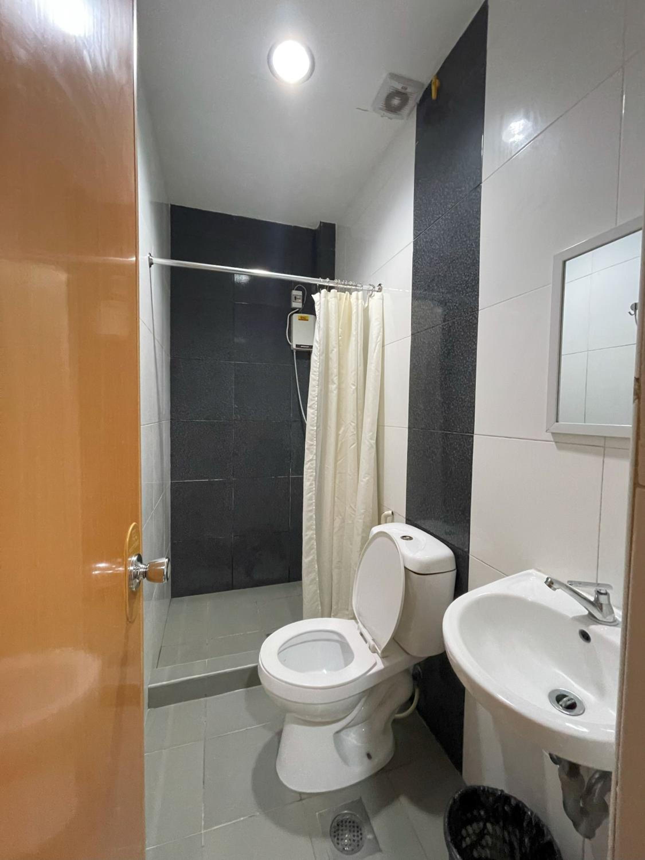 Deluxe Room - Photo 6