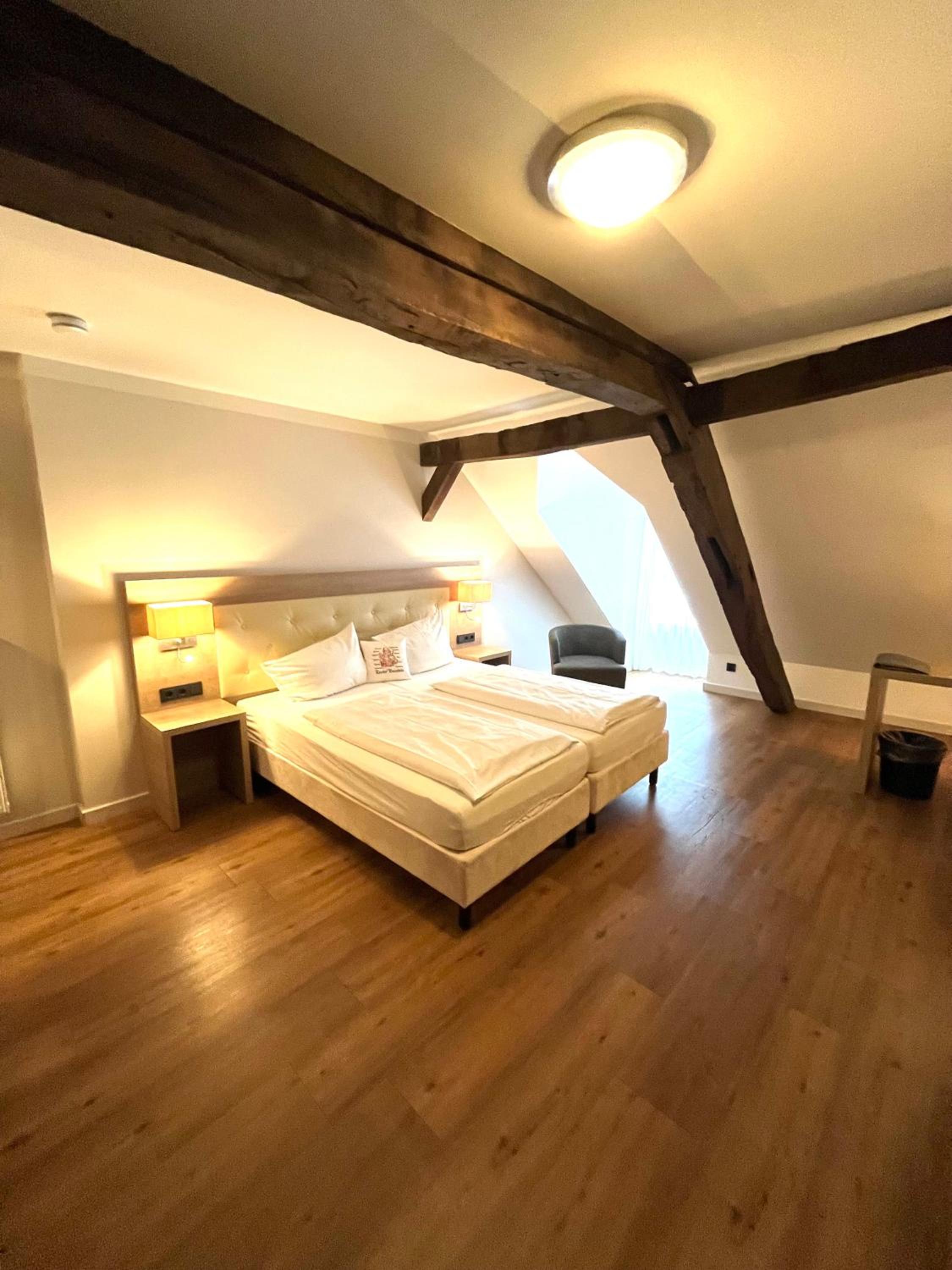 Double Room - Photo 7