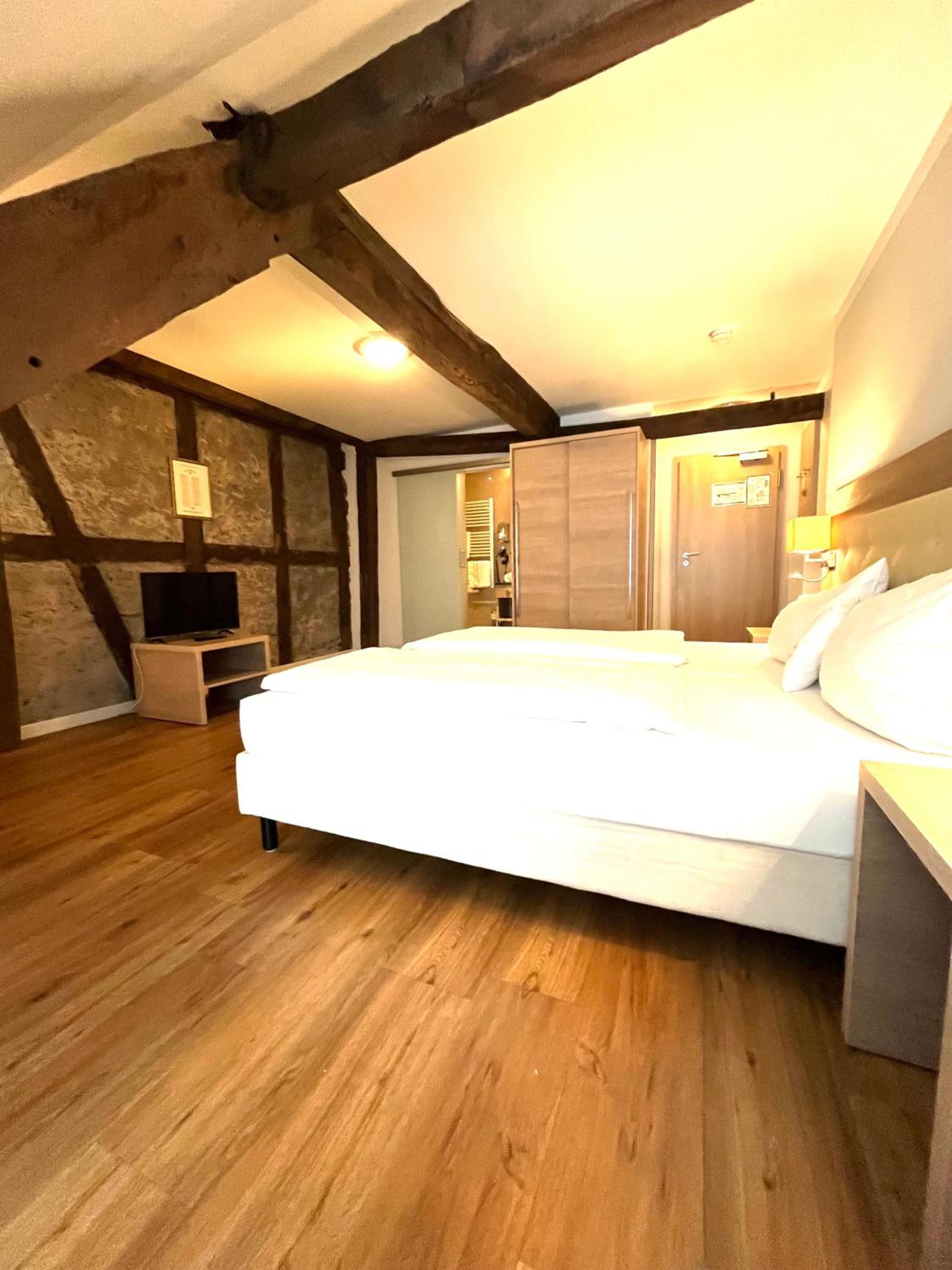 Double Room - Photo 6