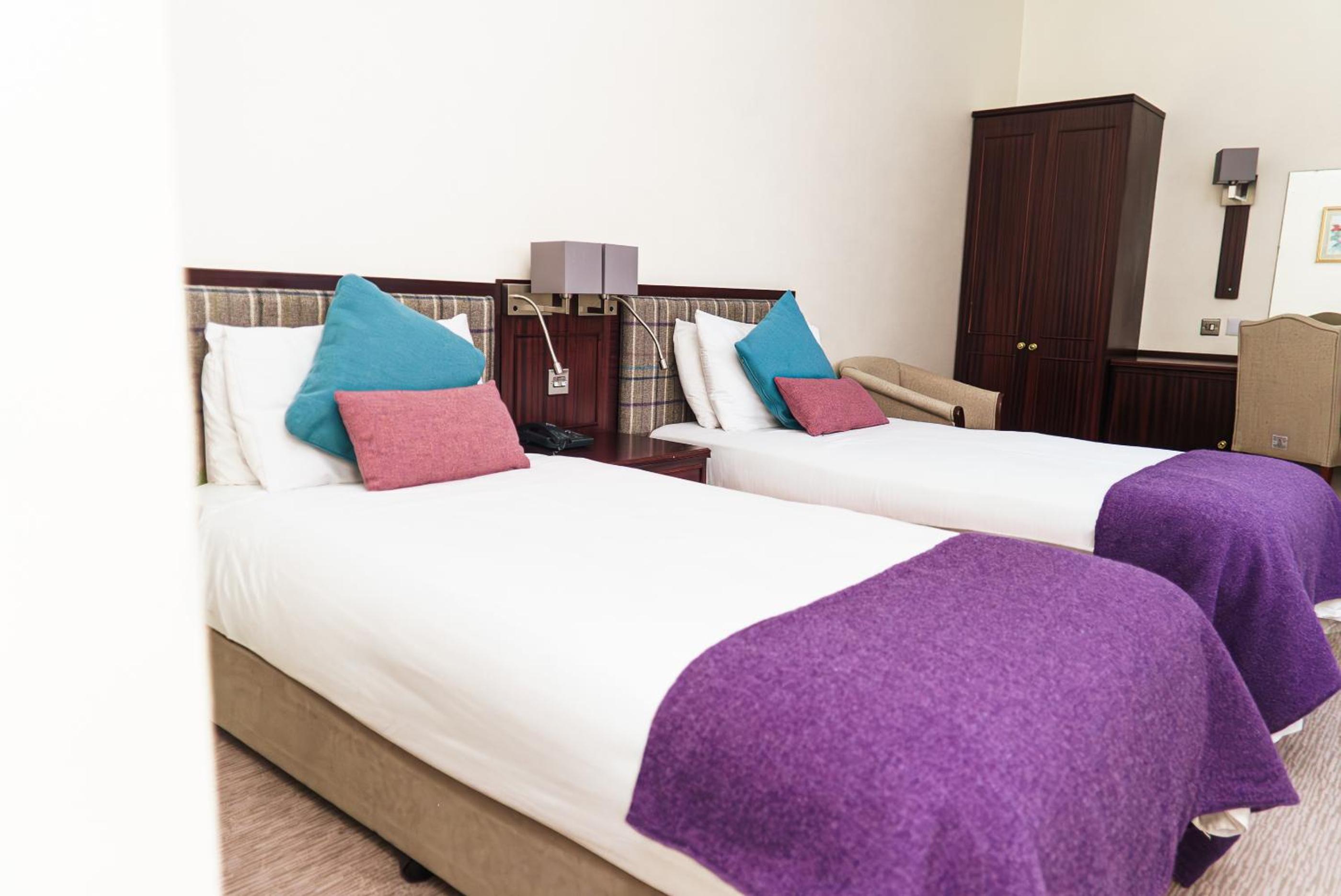 Twin Room - Photo 3