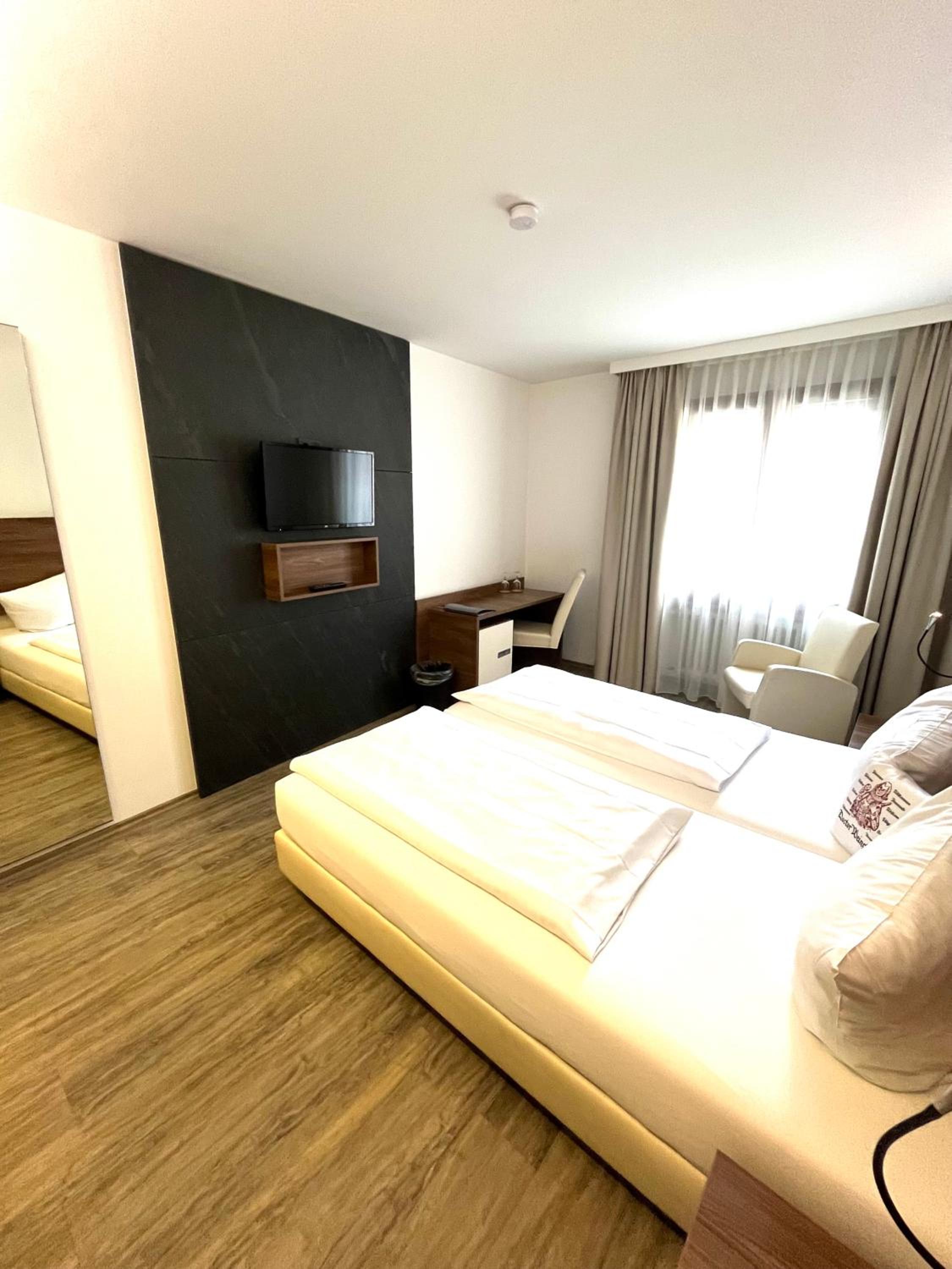 Double Room - Photo 3