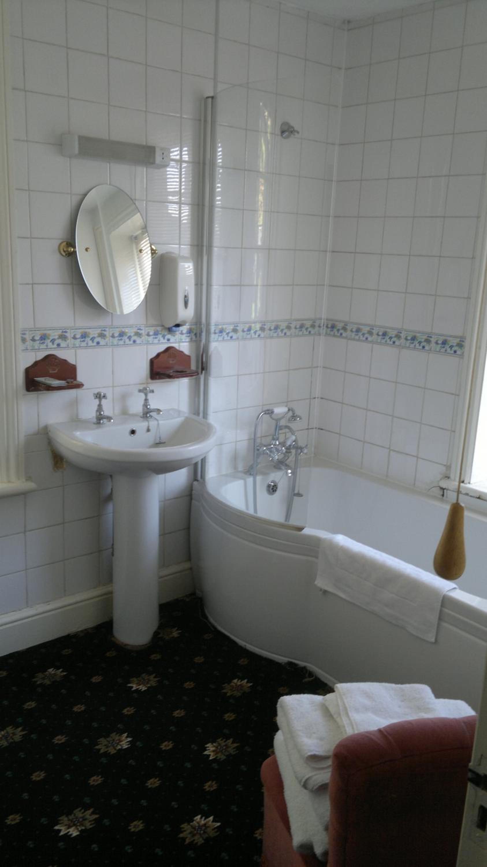 Double Room with Private Bathroom - Photo 4