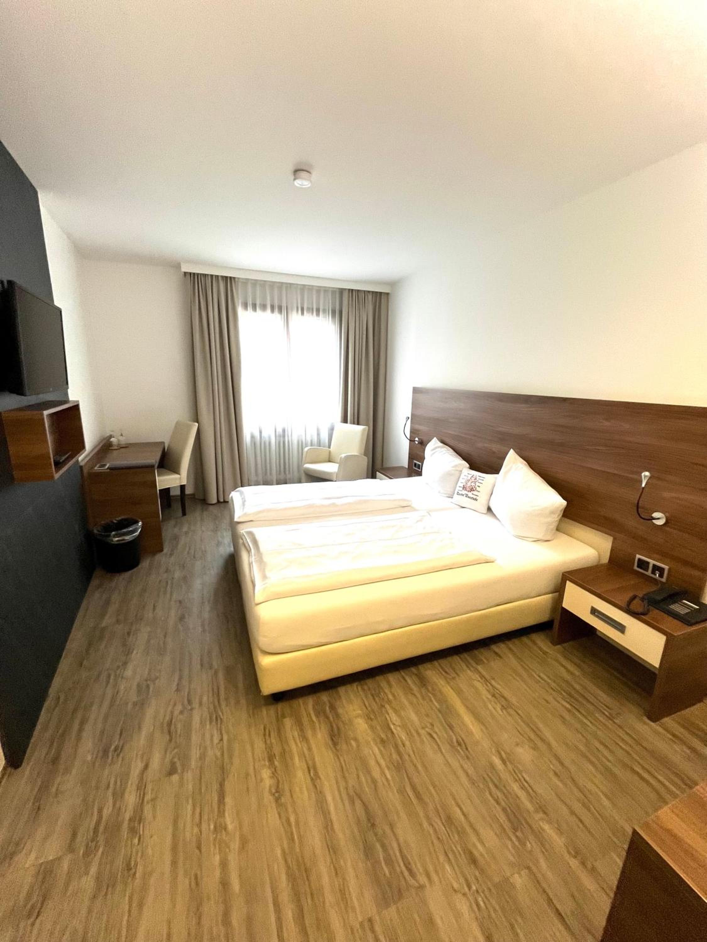 Double Room - Photo 2