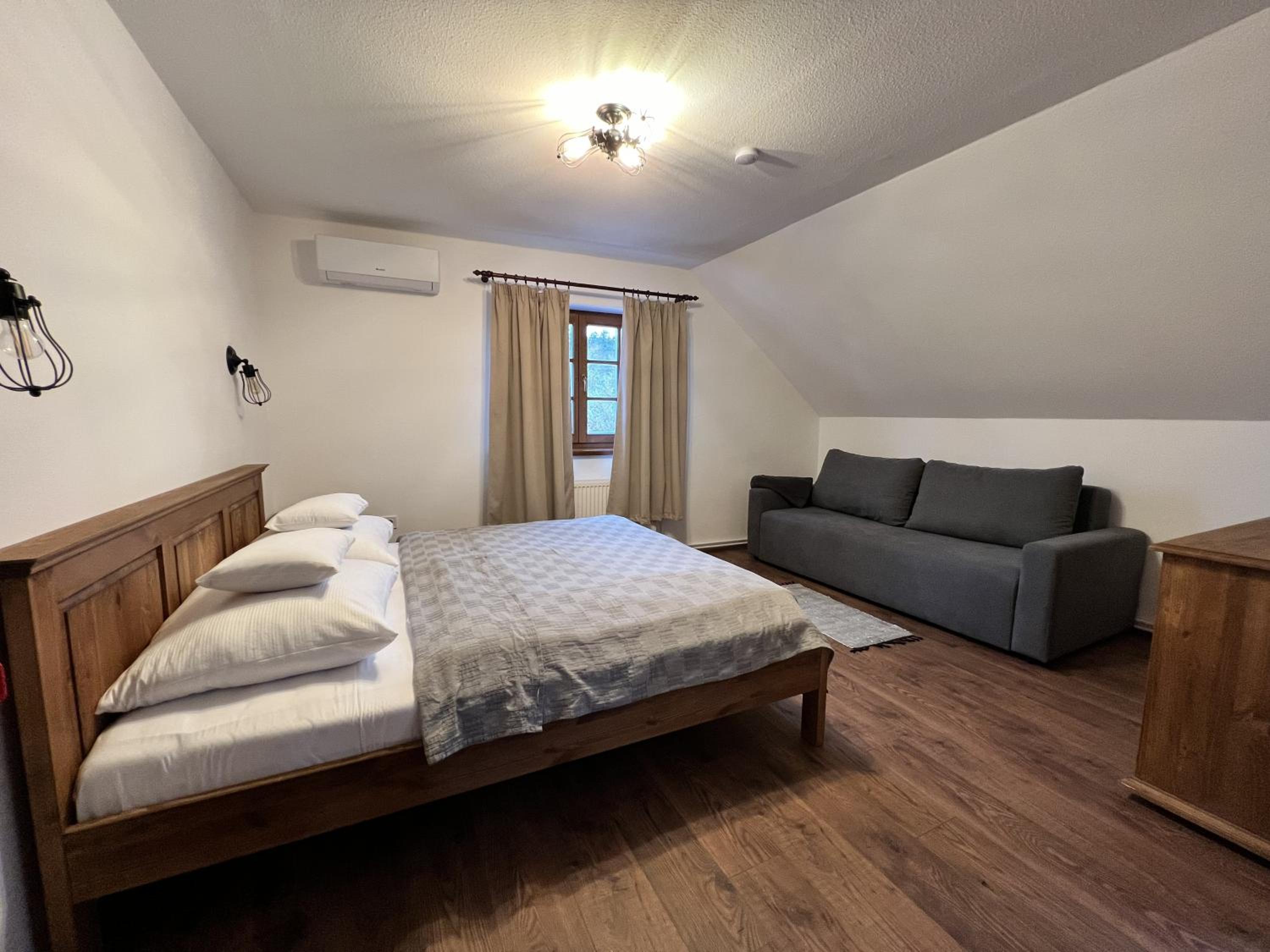 Standard King Room photo 1